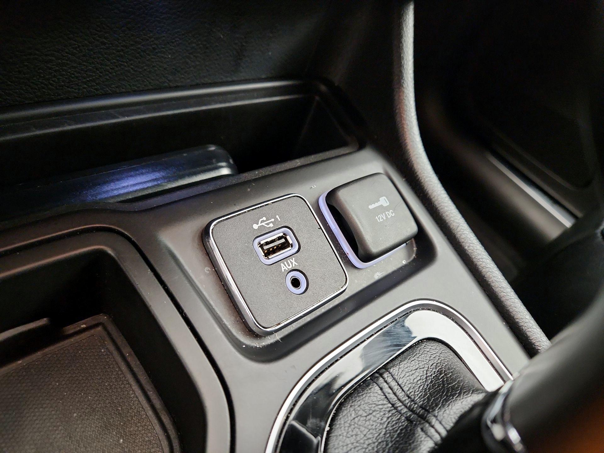 Thumbnail: 2020 Jeep Cherokee - 18