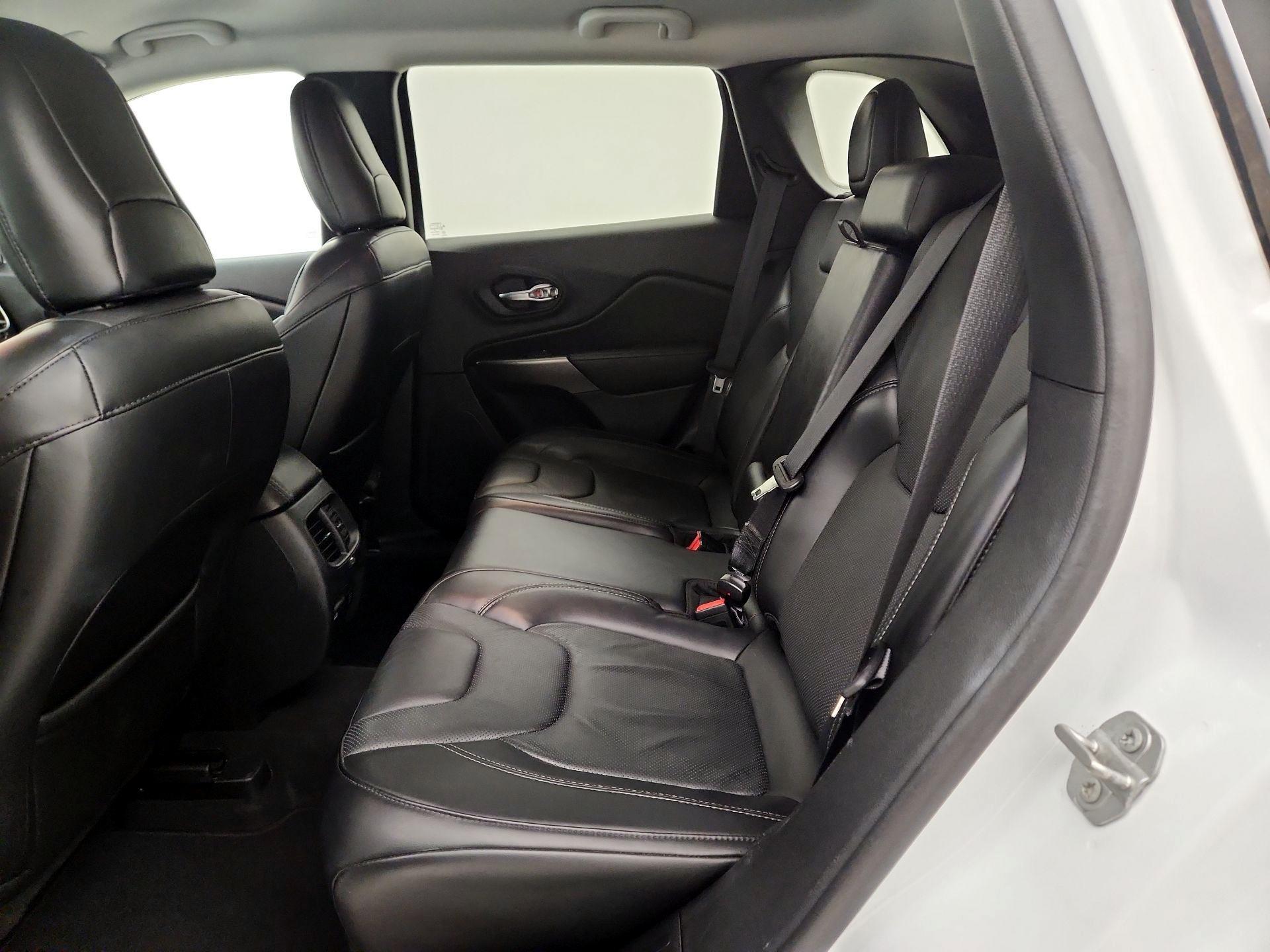 Thumbnail: 2020 Jeep Cherokee - 19