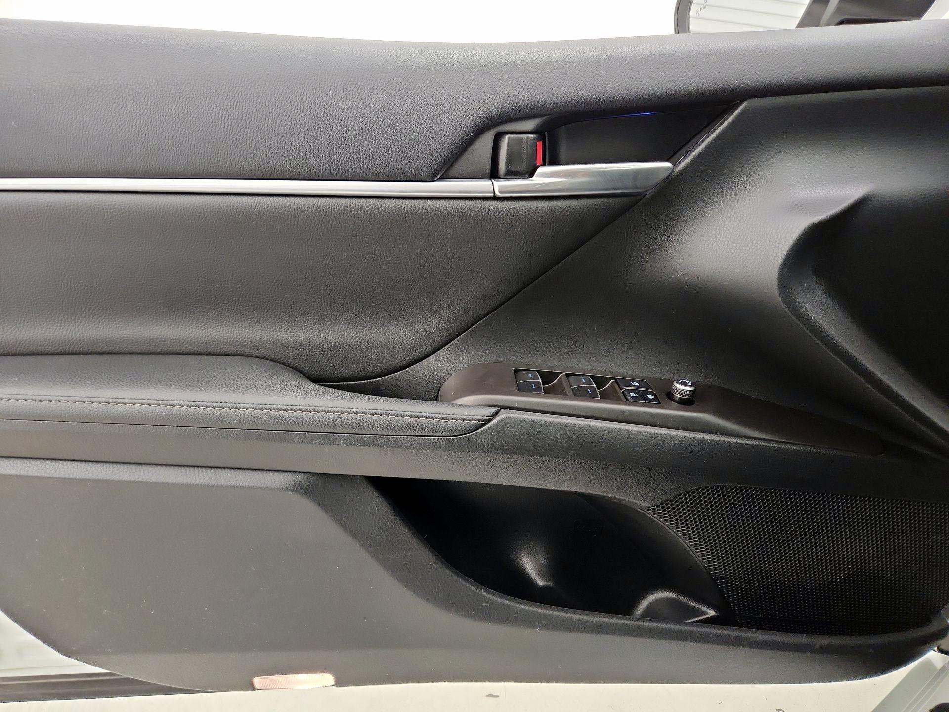 Thumbnail: 2022 Toyota Camry - 12