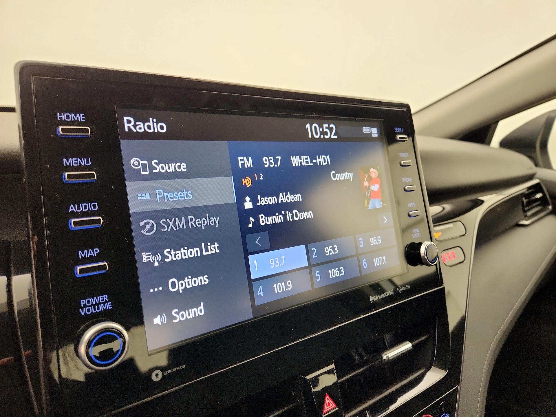 Thumbnail: 2022 Toyota Camry - 16