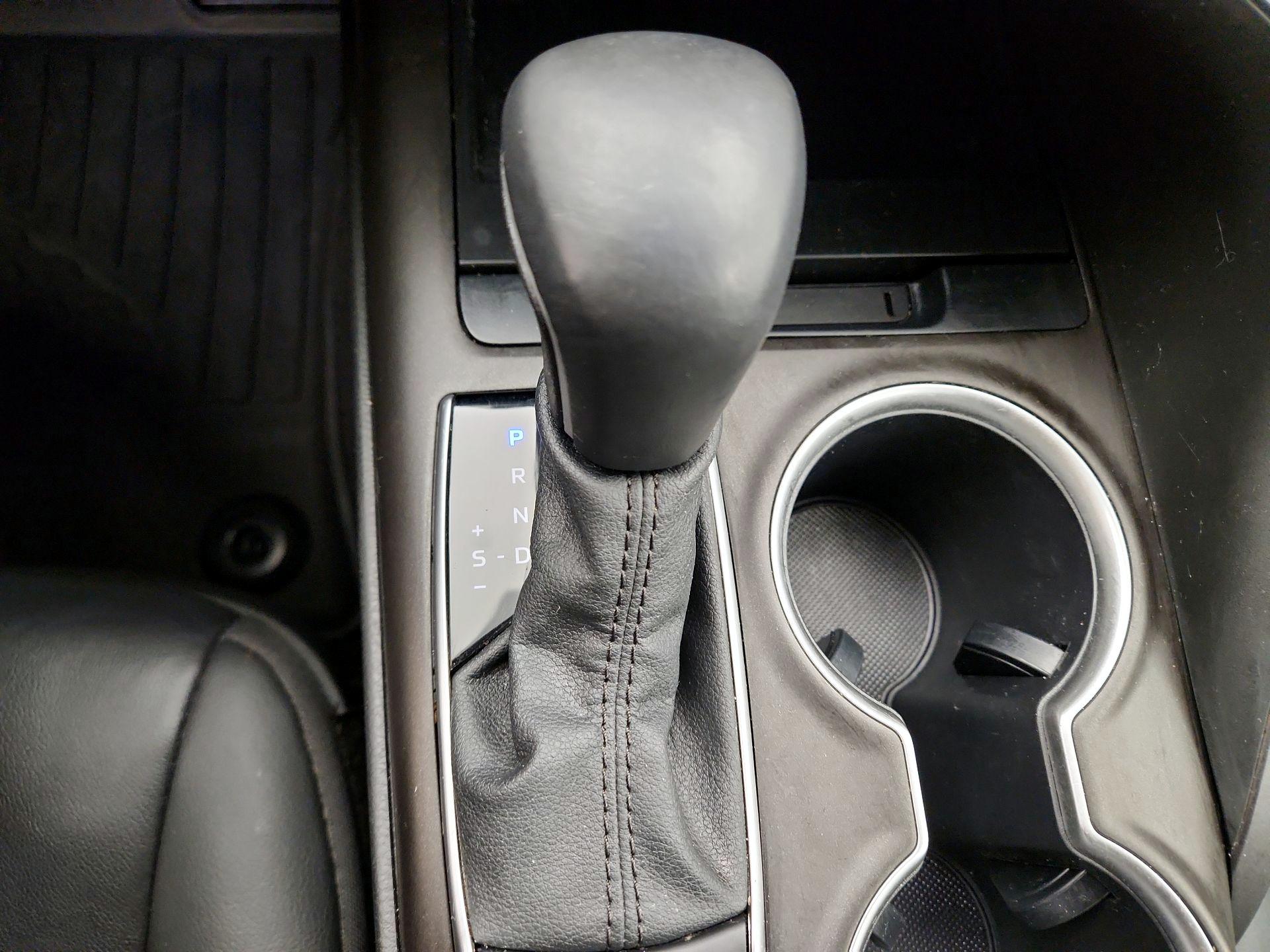 Thumbnail: 2022 Toyota Camry - 18