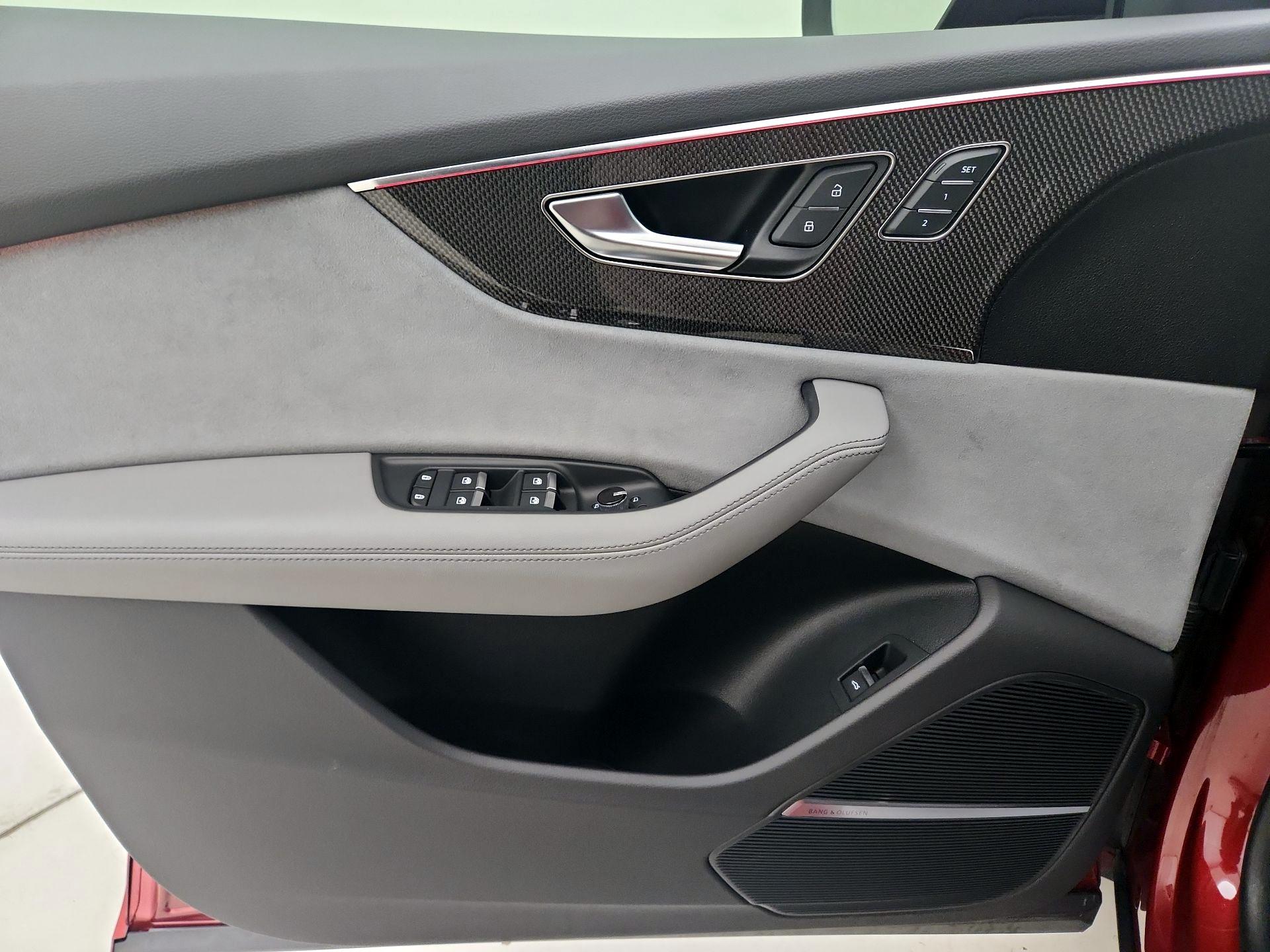 Thumbnail: 2023 Audi SQ8 - 12