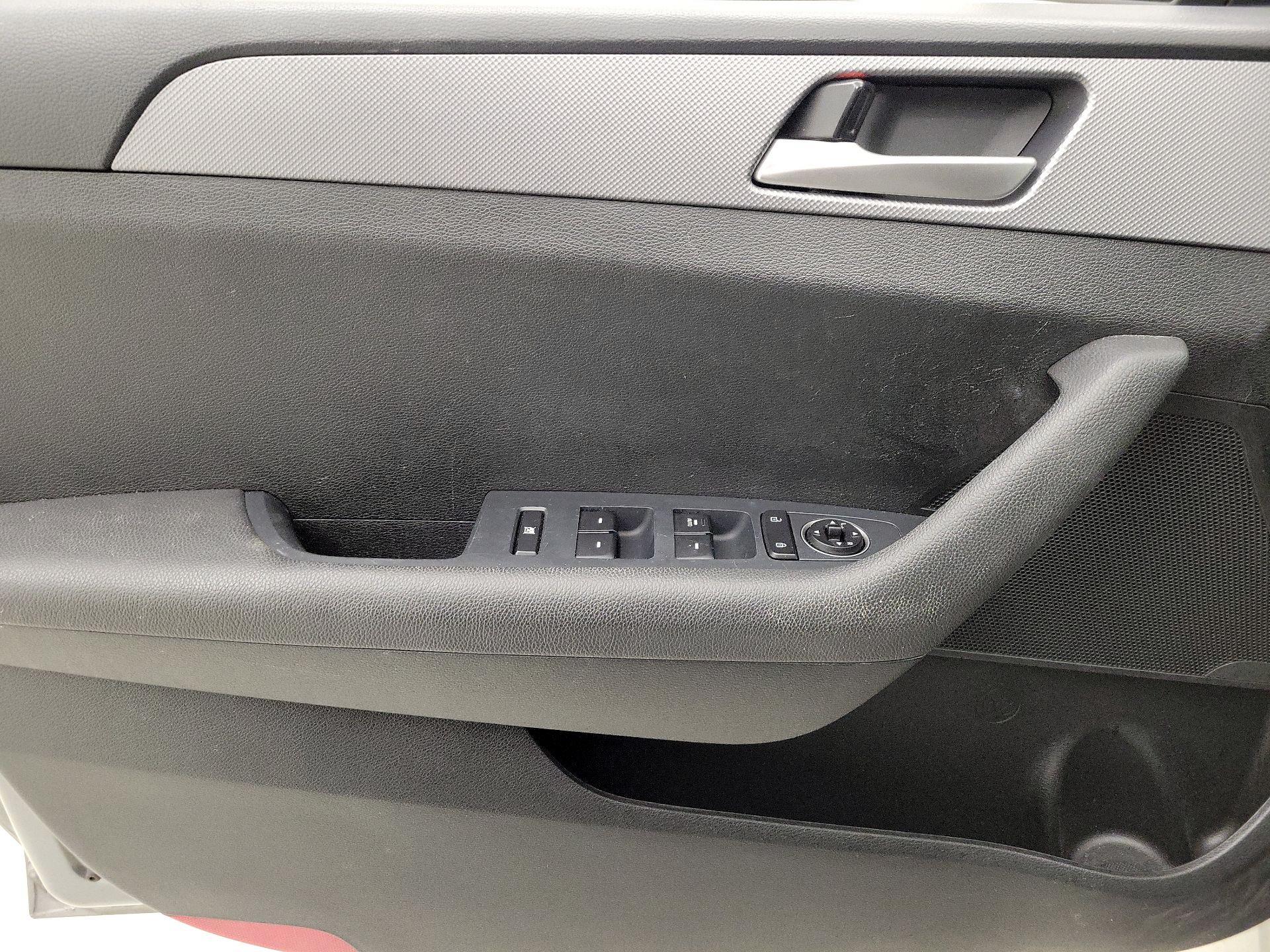 Thumbnail: 2019 Hyundai Sonata - 12