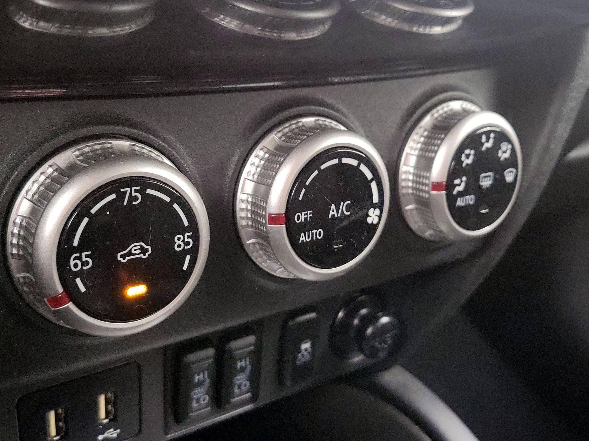 Thumbnail: 2020 Mitsubishi Outlander Sport - 16