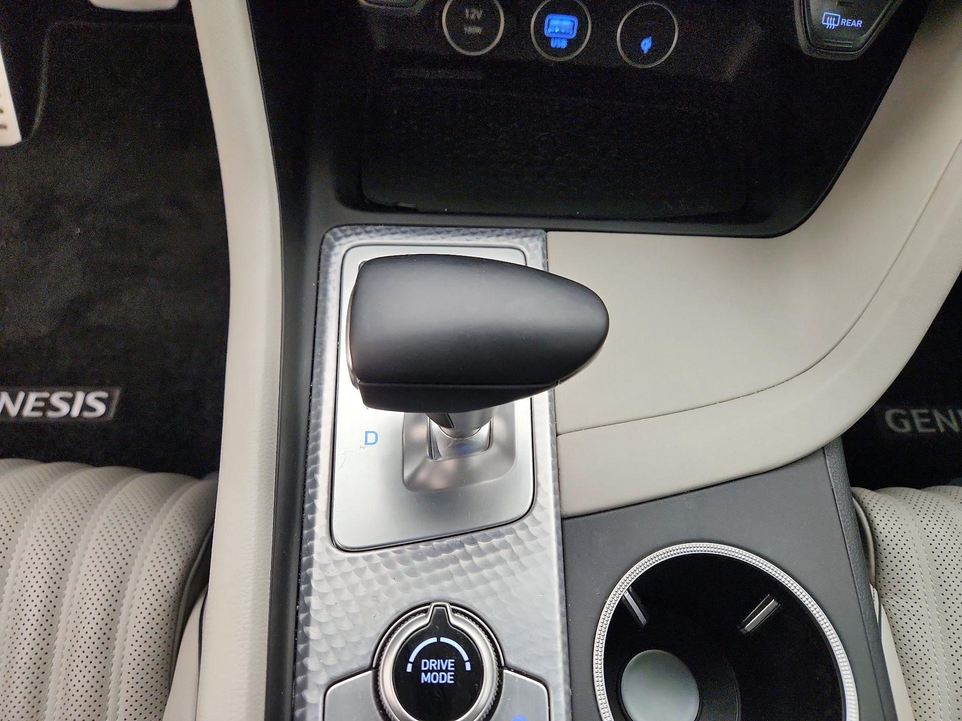 Thumbnail: 2022 Genesis G70 - 17