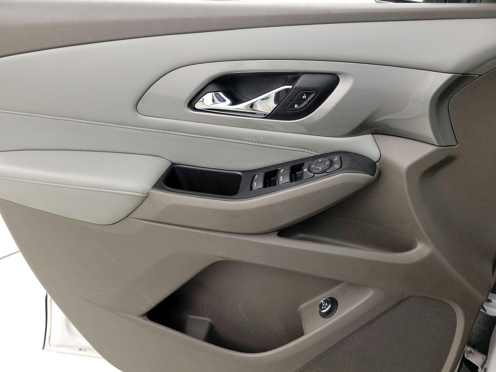 Thumbnail: 2018 Chevrolet Traverse - 12