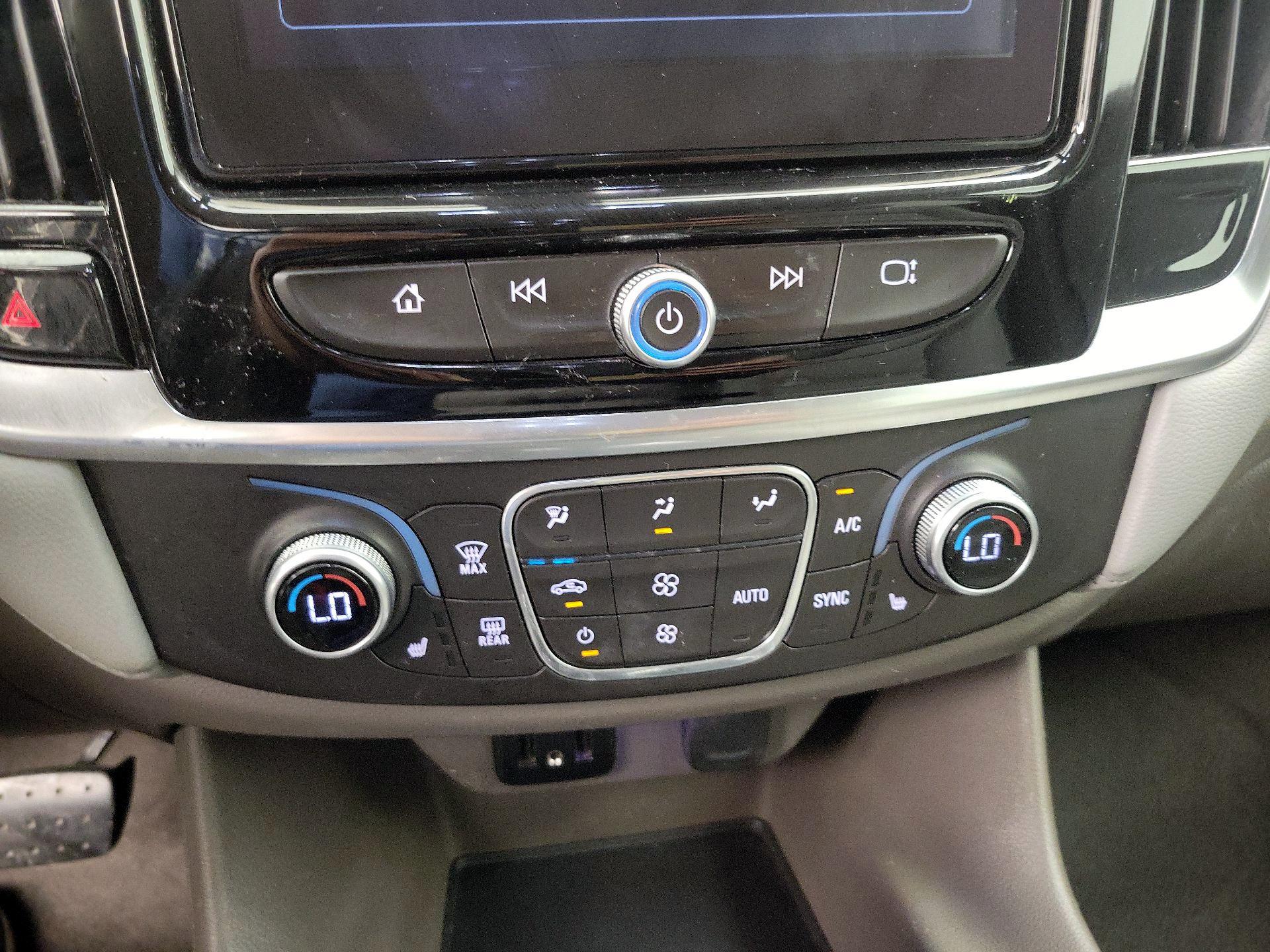 Thumbnail: 2018 Chevrolet Traverse - 16