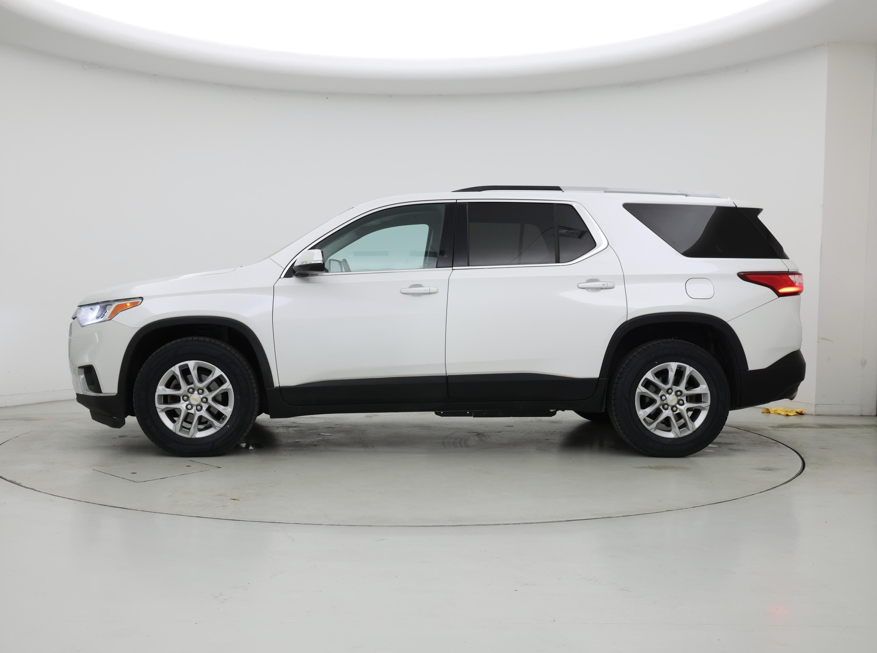 Thumbnail: 2018 Chevrolet Traverse - 3