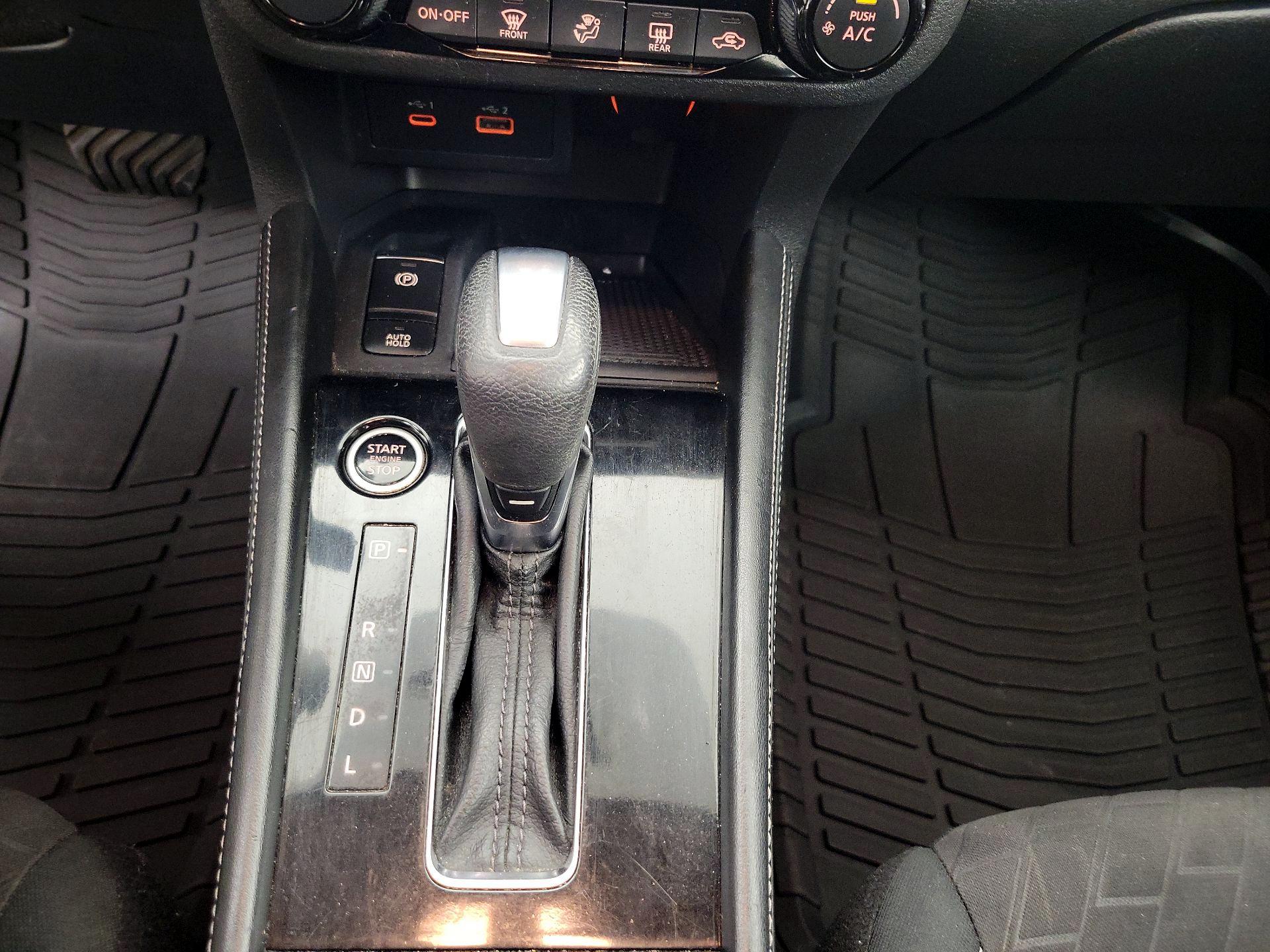 Thumbnail: 2022 Nissan Kicks - 16