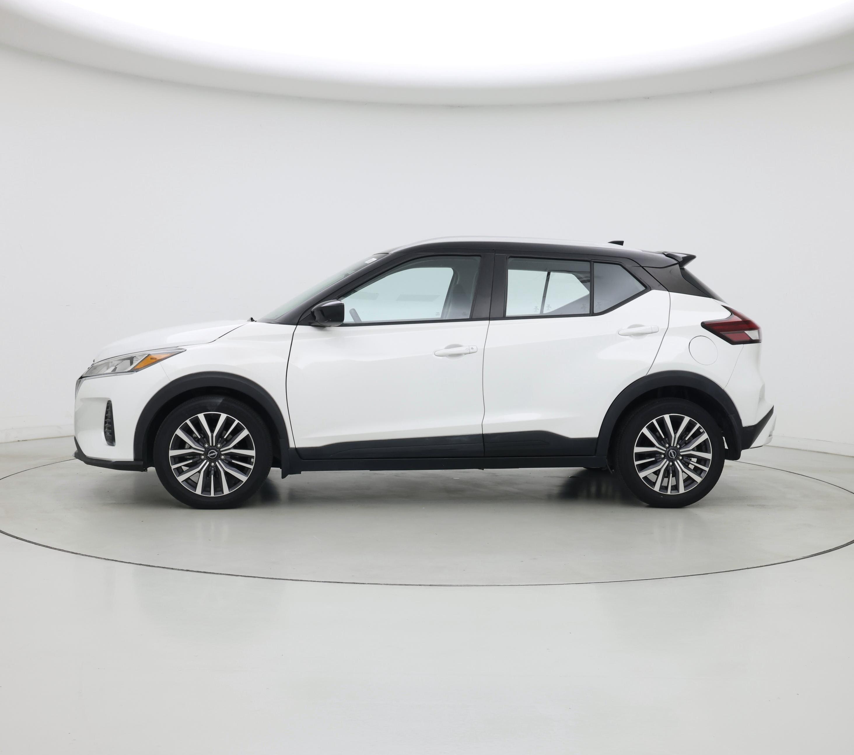 Thumbnail: 2022 Nissan Kicks - 3