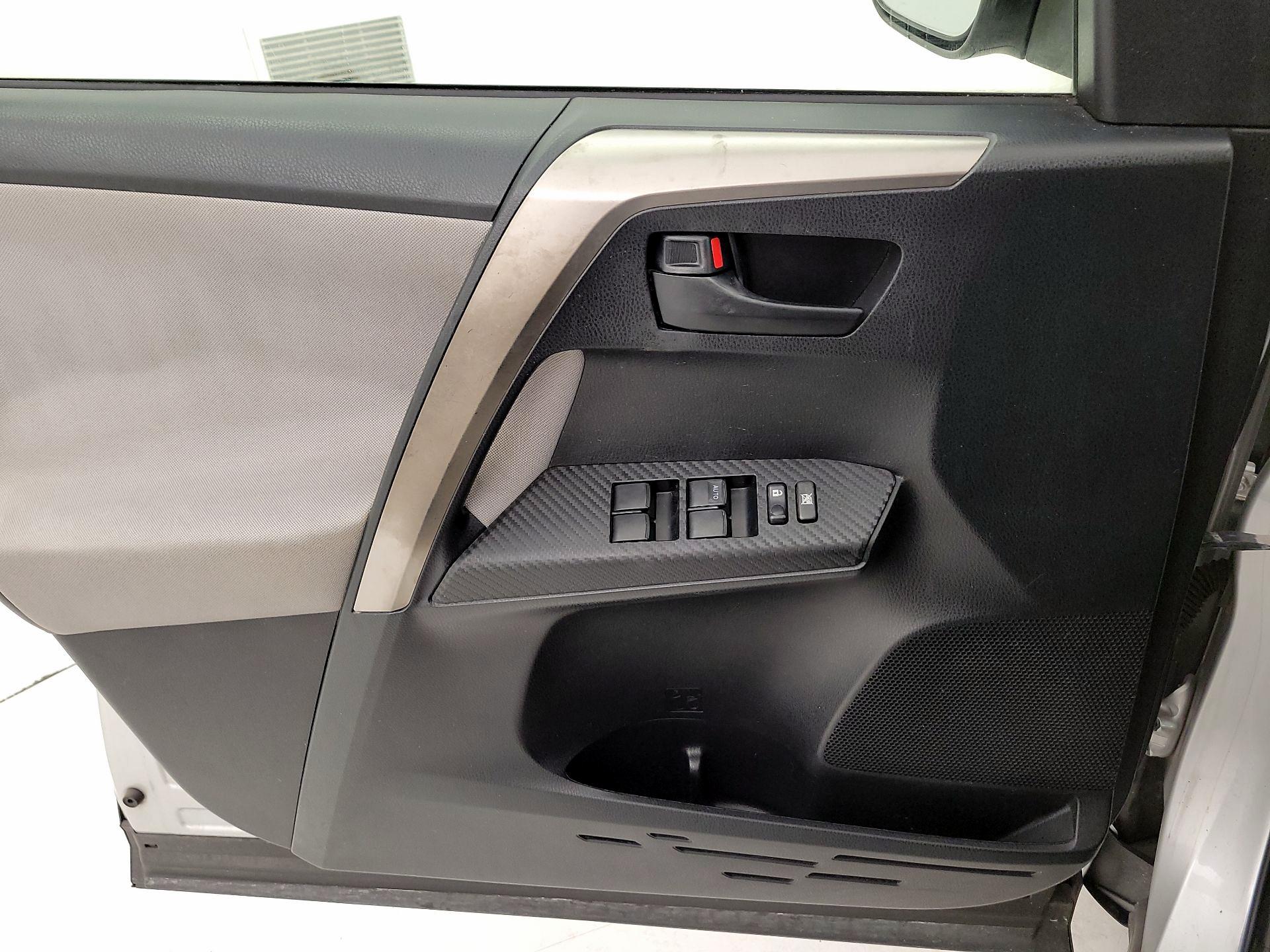 Thumbnail: 2014 Toyota RAV4 - 12