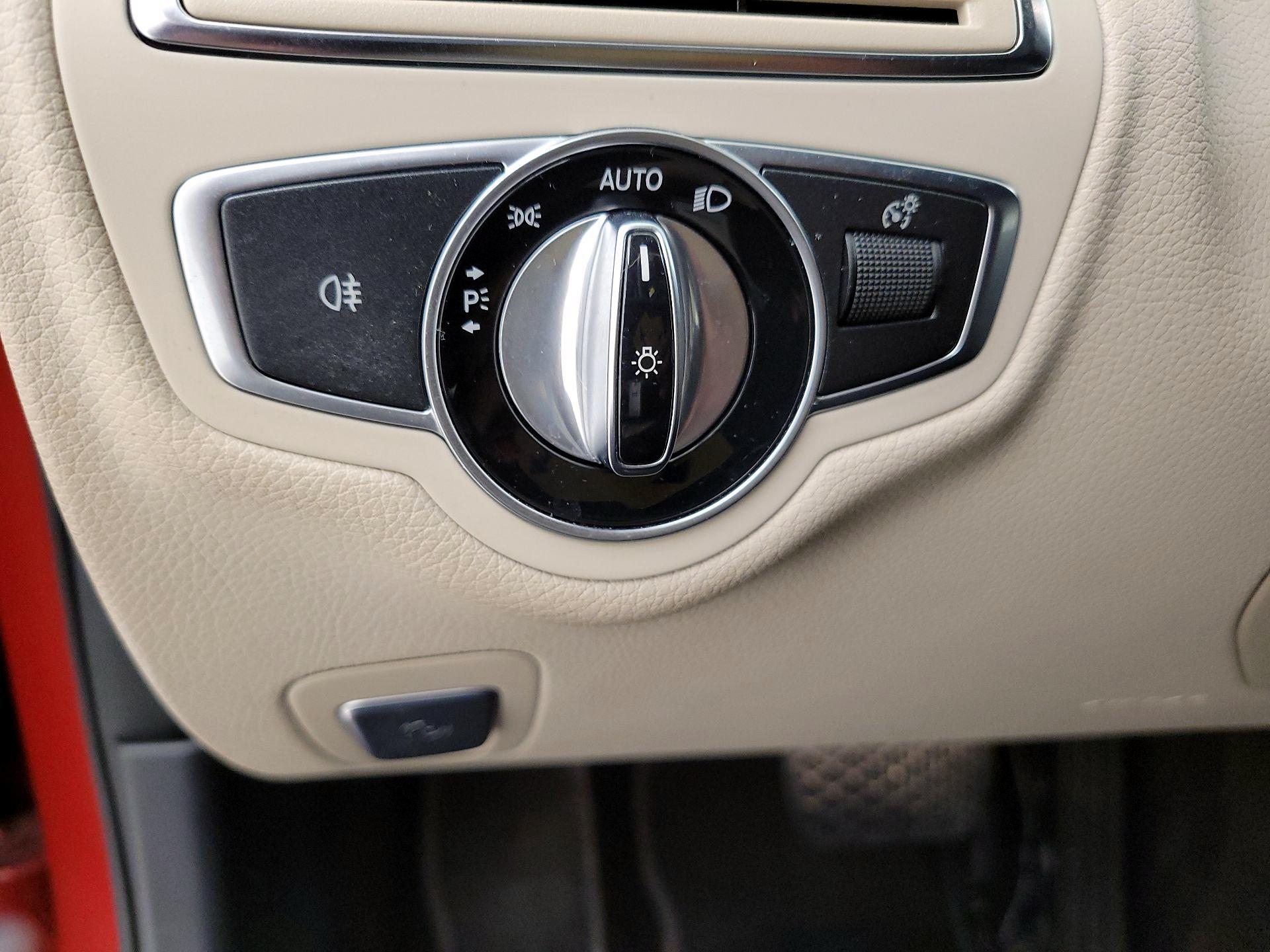 Thumbnail: 2017 Mercedes-Benz C-Class - 13