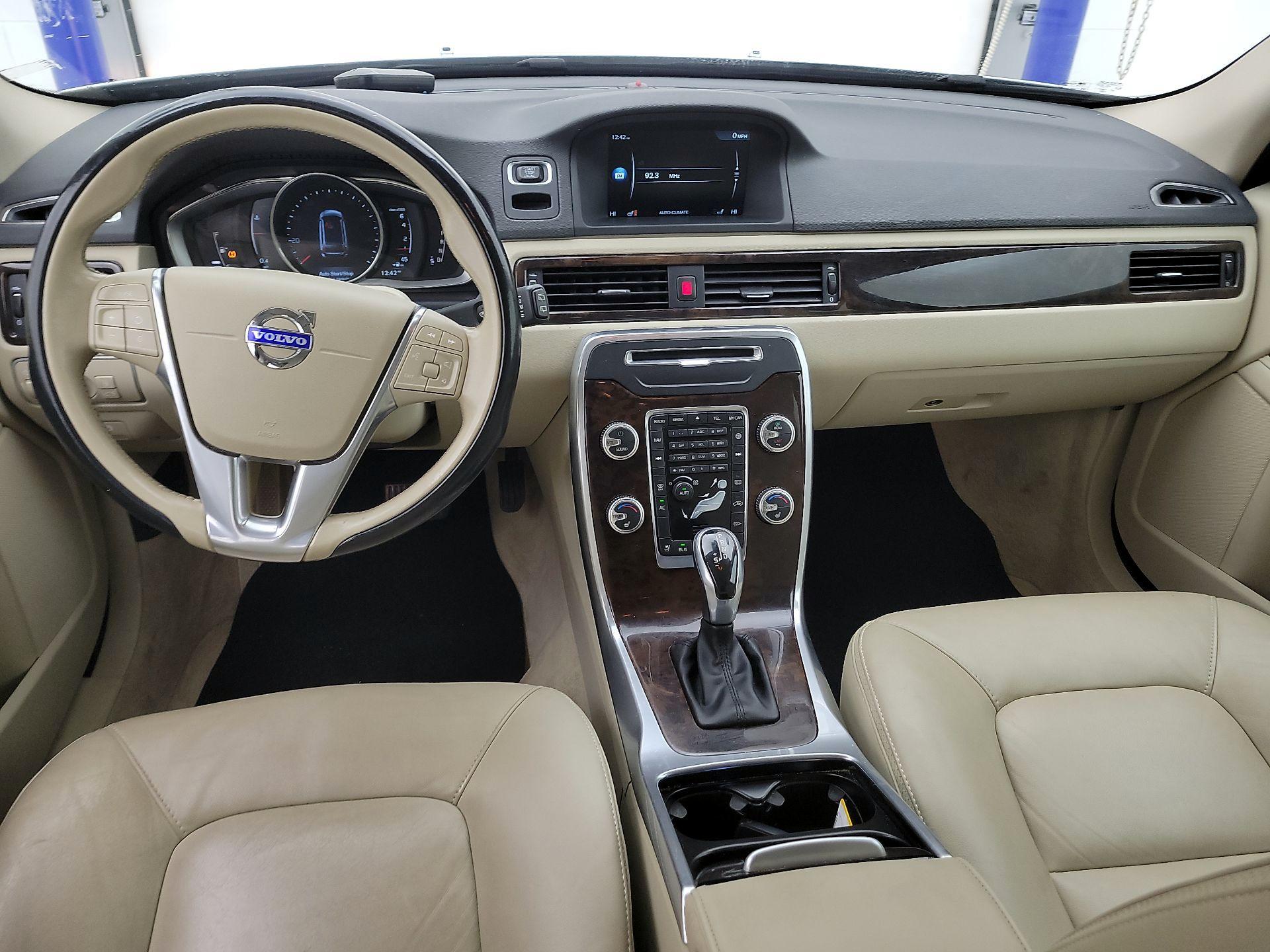 Thumbnail: 2015 Volvo XC70 - 9