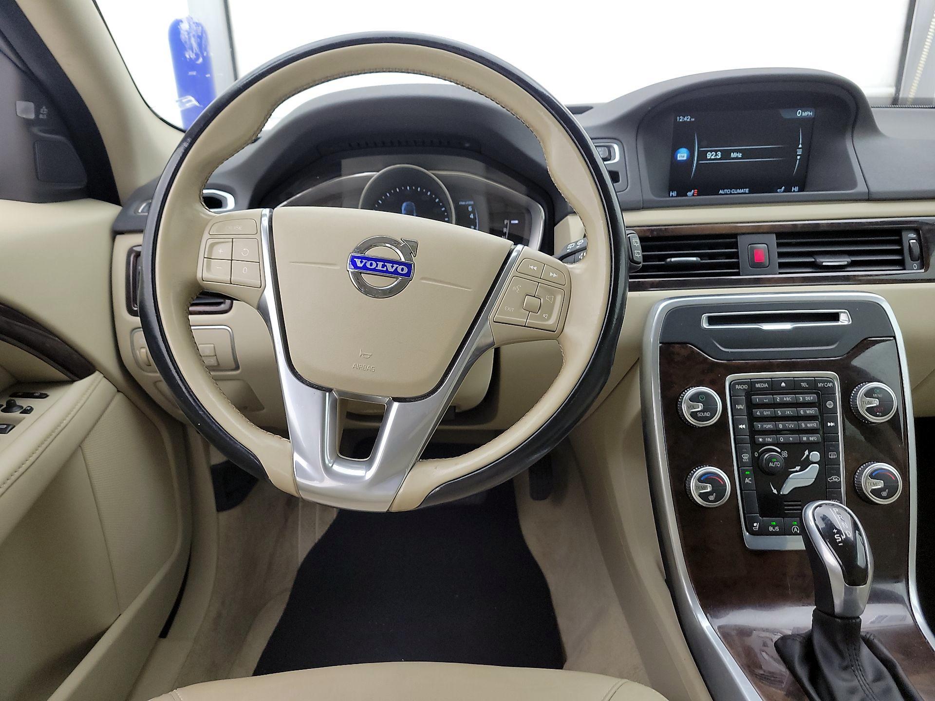 Thumbnail: 2015 Volvo XC70 - 10