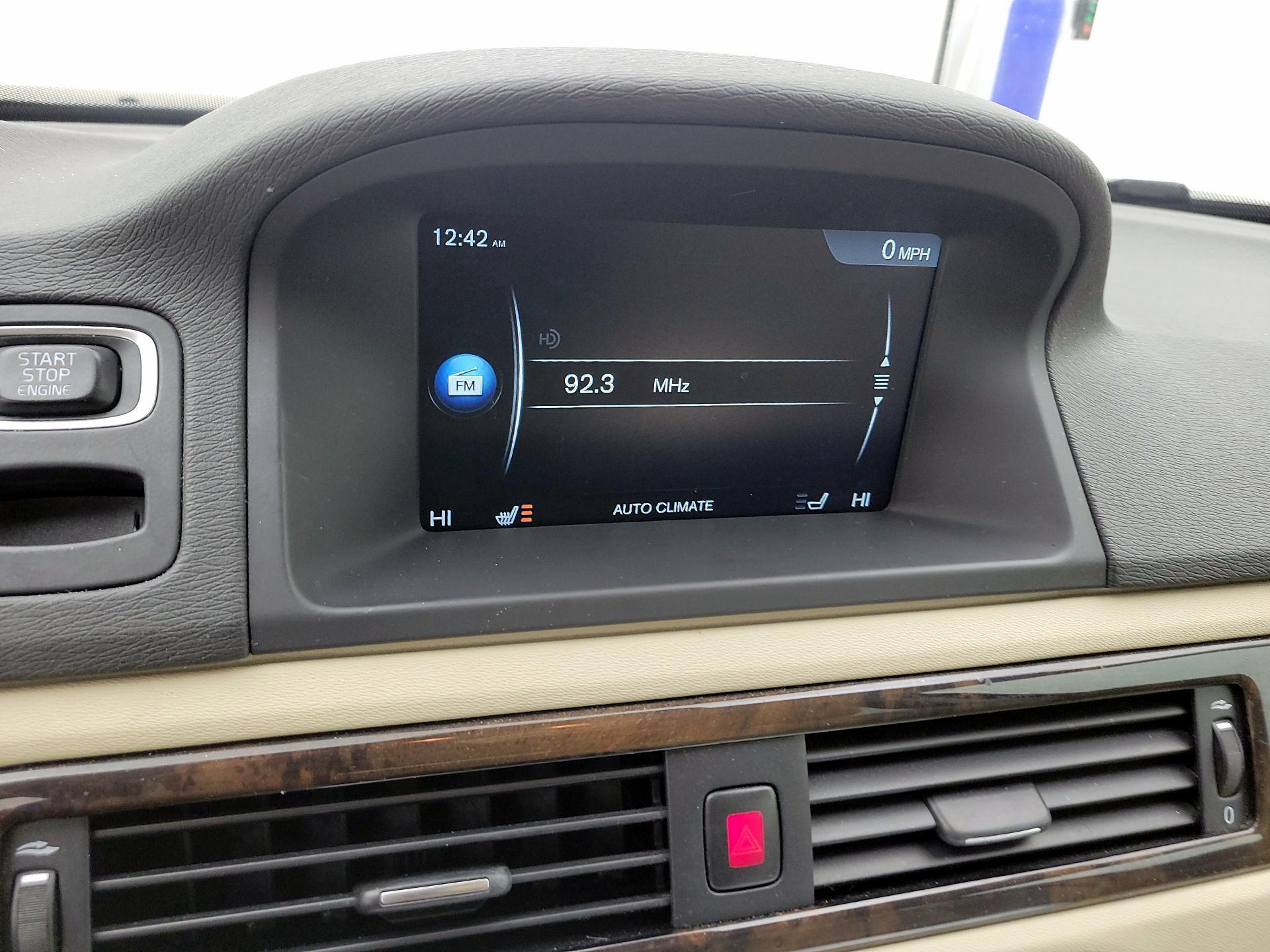 Thumbnail: 2015 Volvo XC70 - 14