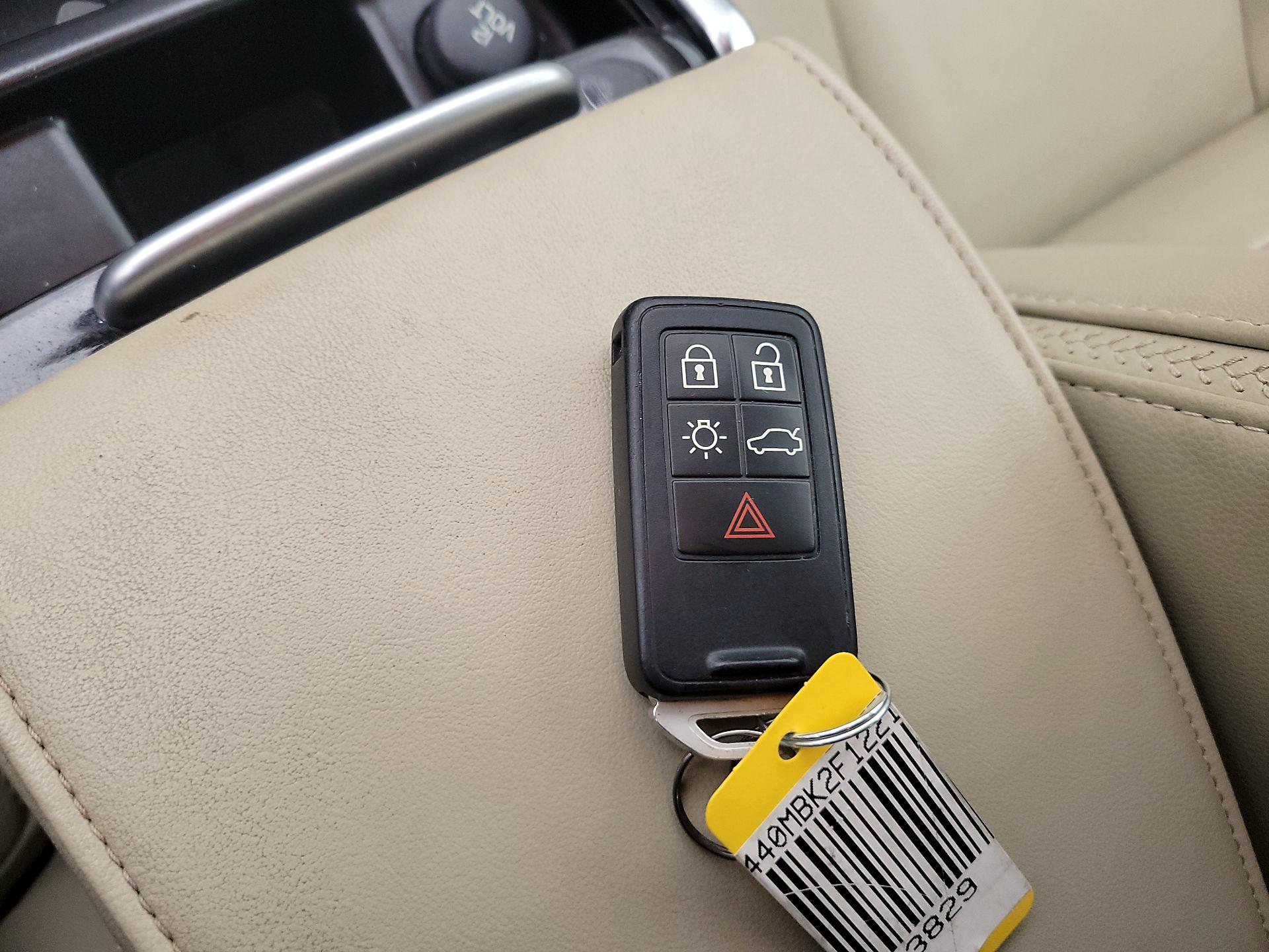 Thumbnail: 2015 Volvo XC70 - 20