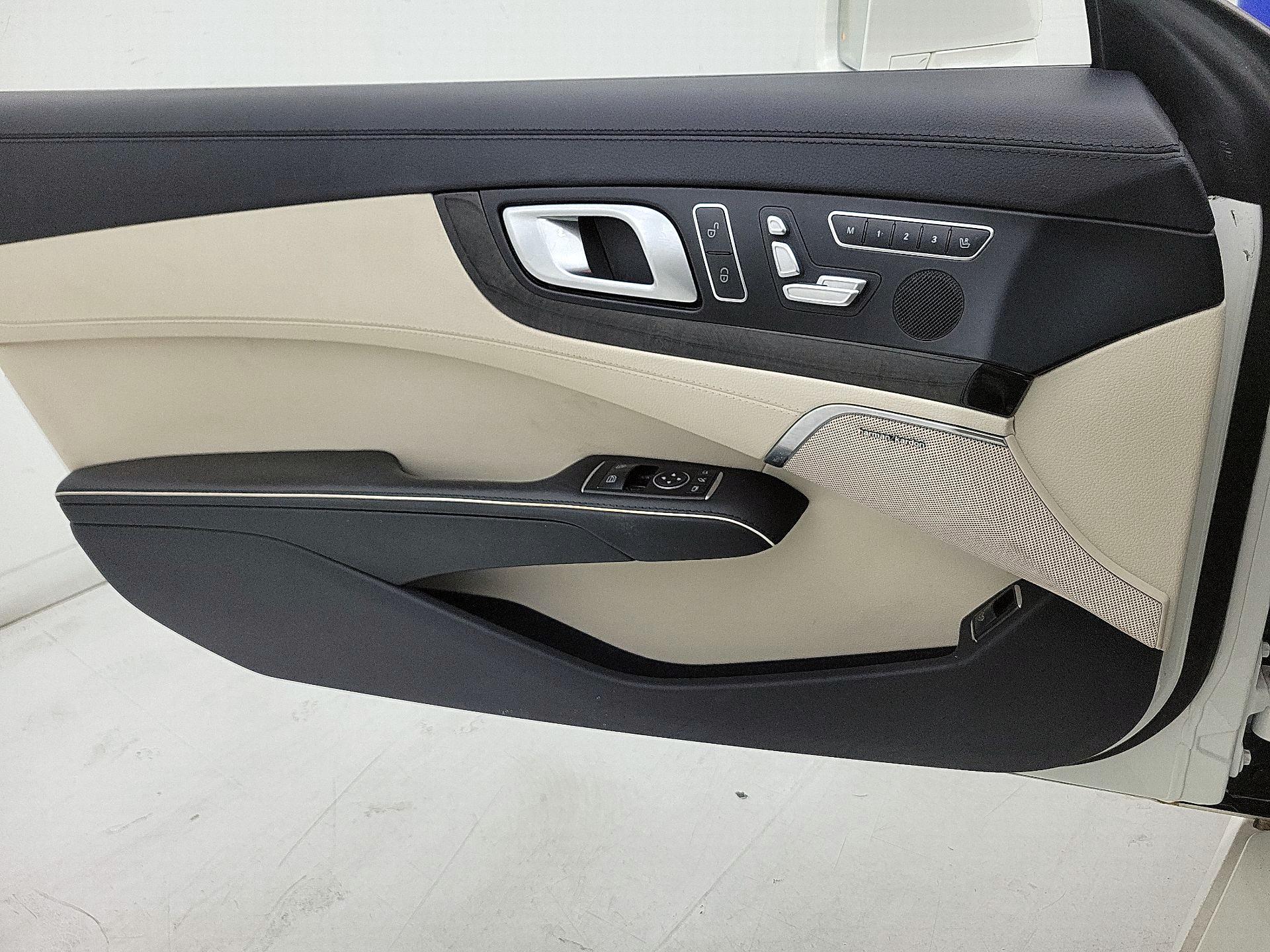 Thumbnail: 2016 Mercedes-Benz SL-Class - 12