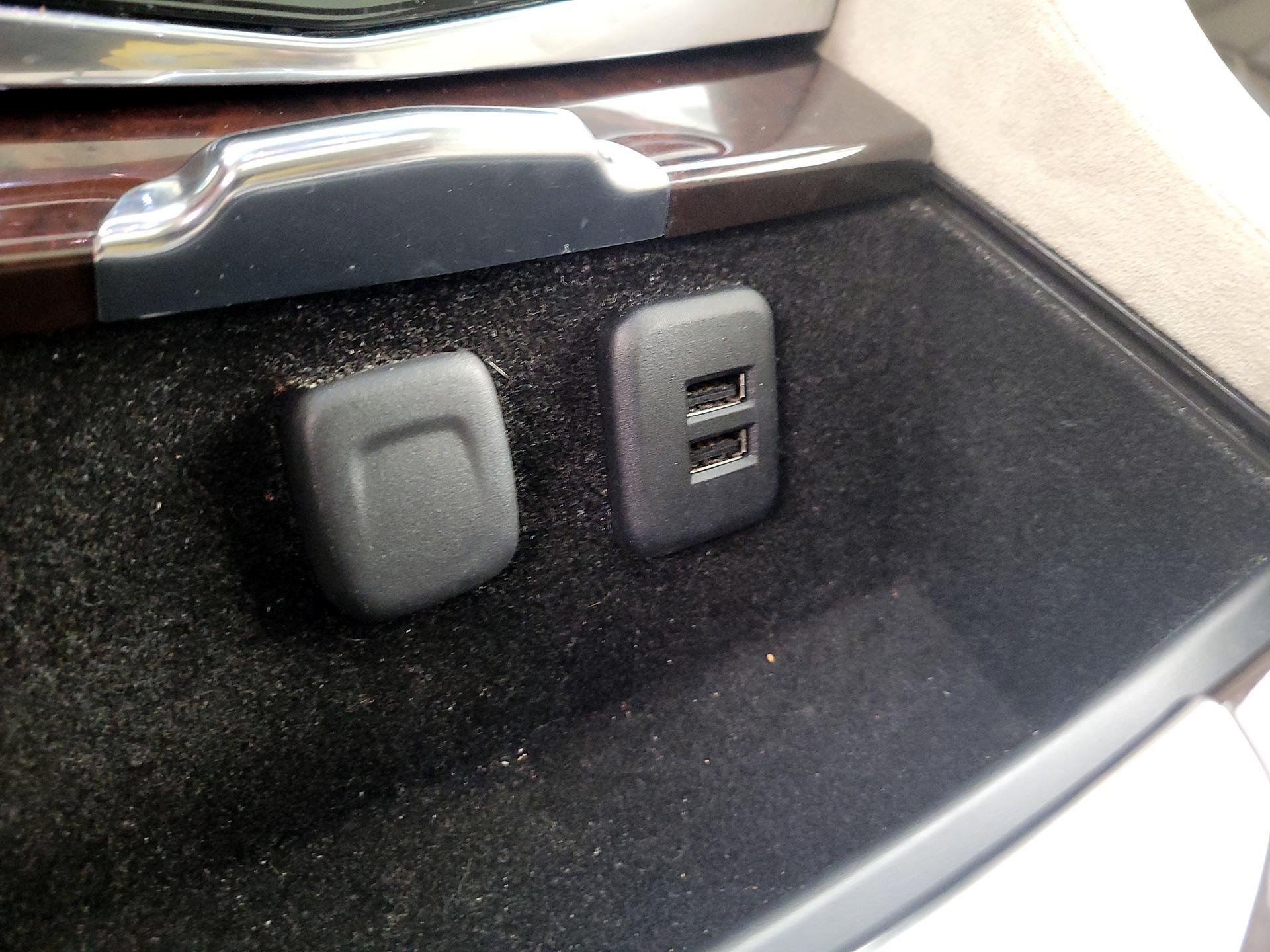 Thumbnail: 2015 Cadillac Escalade - 19