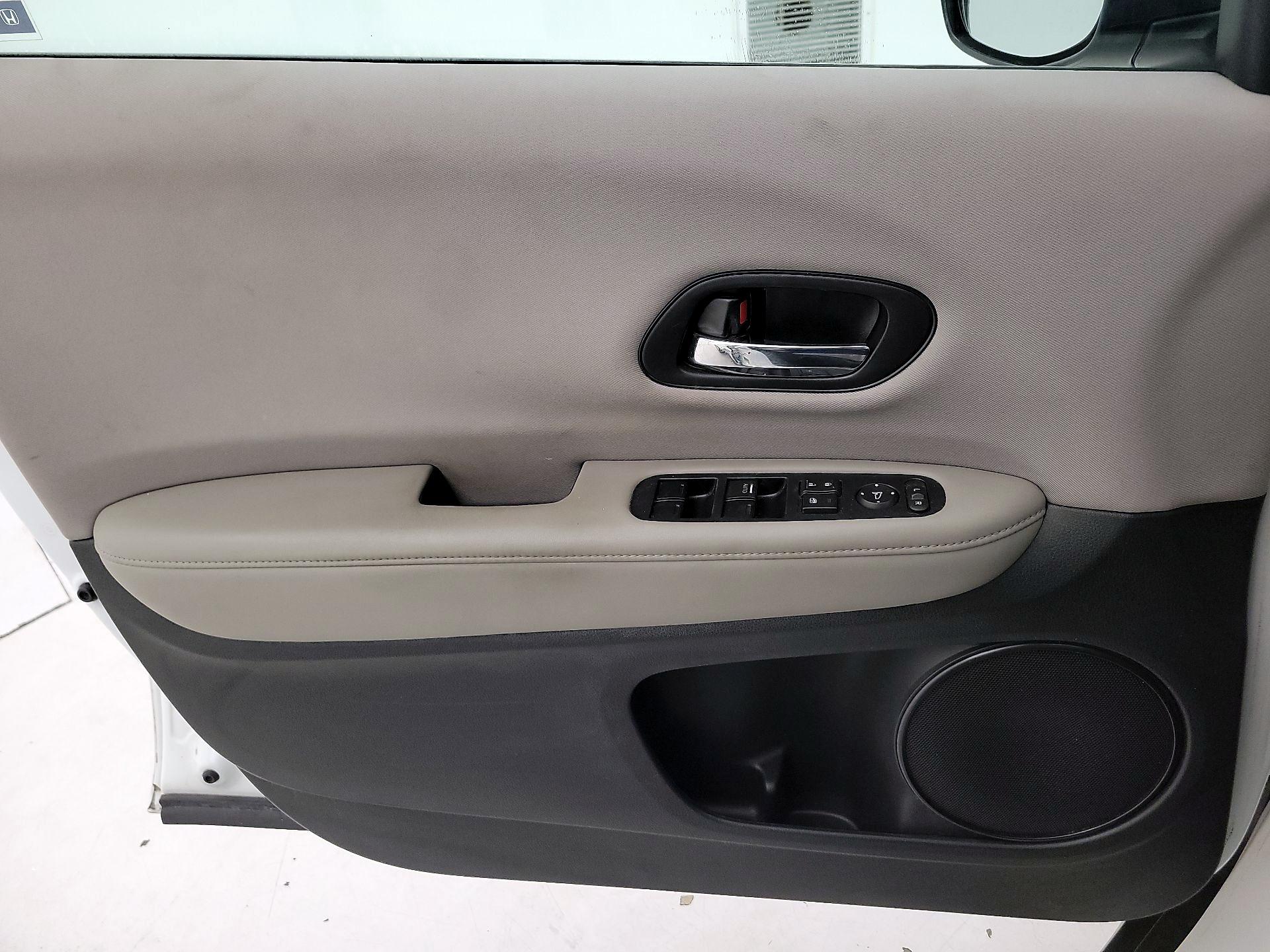 Thumbnail: 2017 Honda HR-V - 10