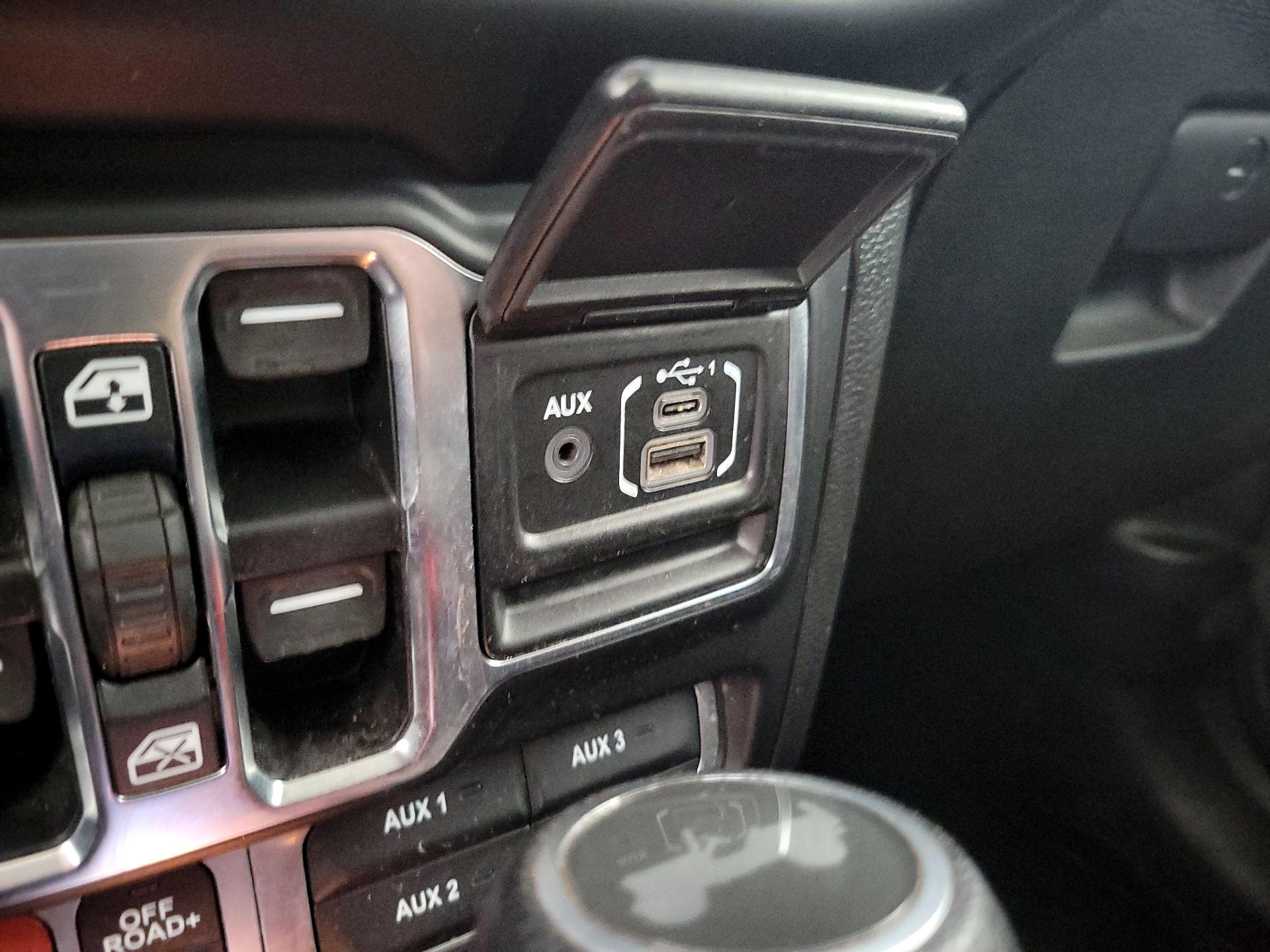 Thumbnail: 2021 Jeep Wrangler - 18