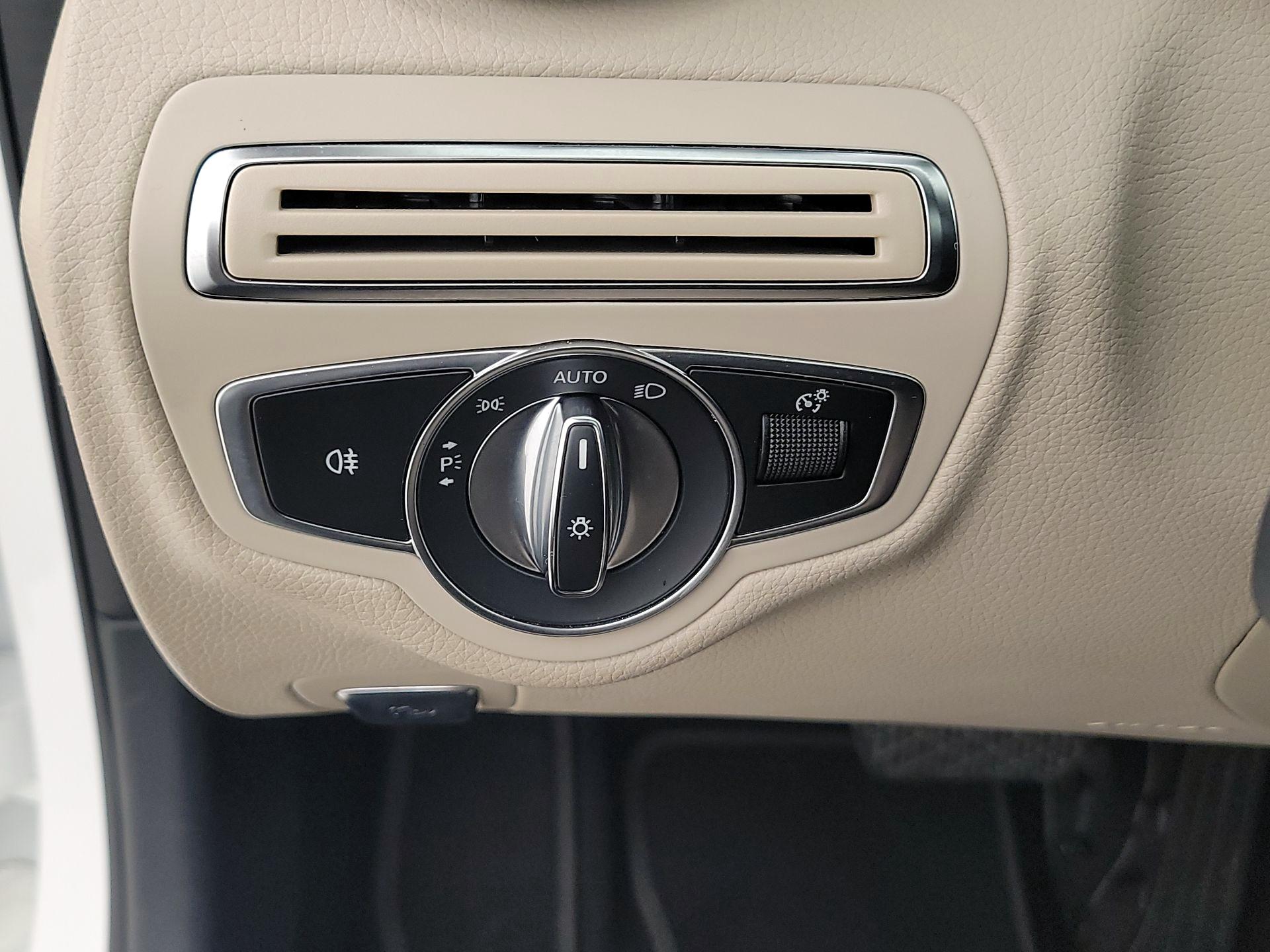 Thumbnail: 2018 Mercedes-Benz C-Class - 13