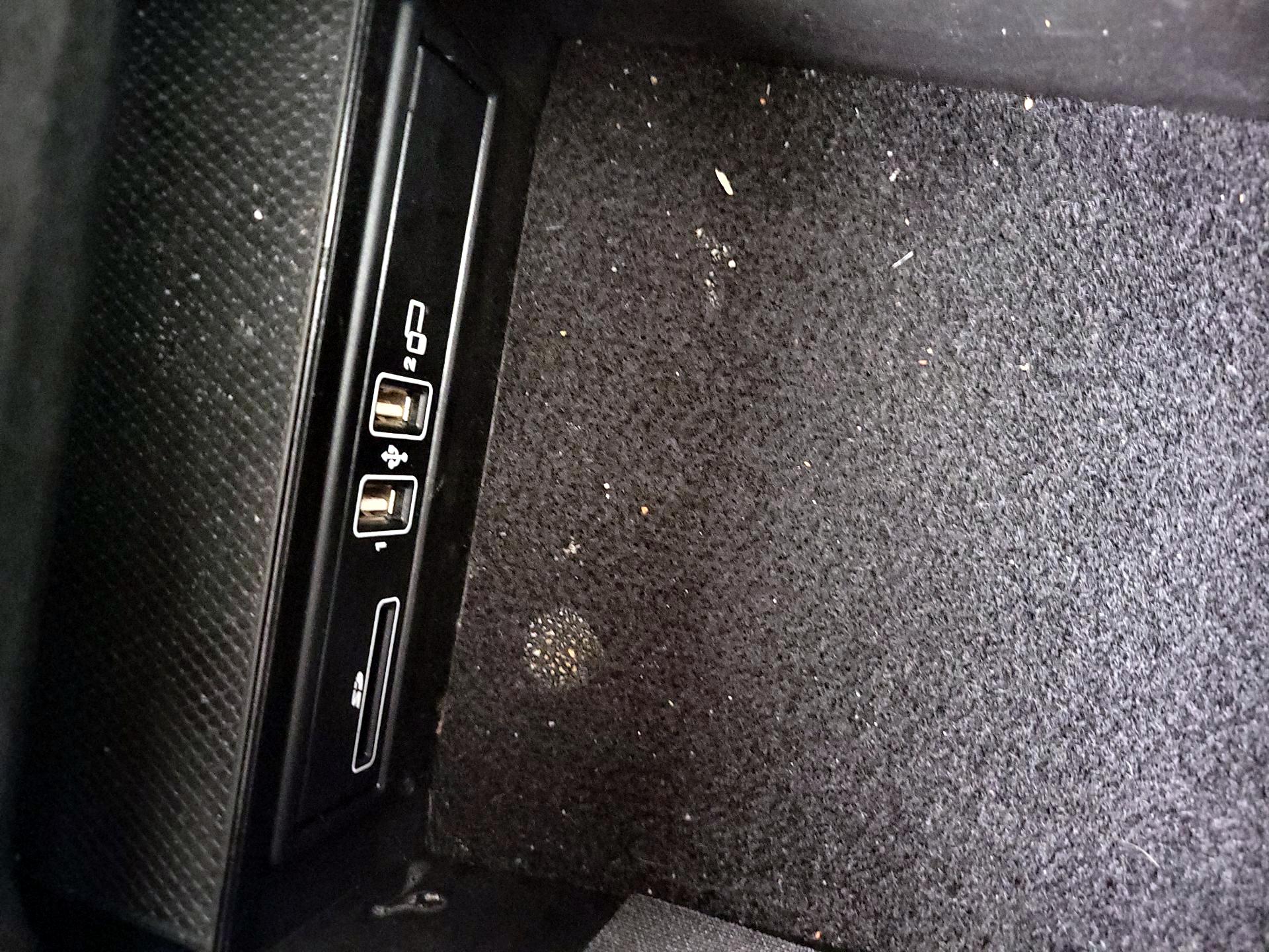 Thumbnail: 2018 Mercedes-Benz C-Class - 18