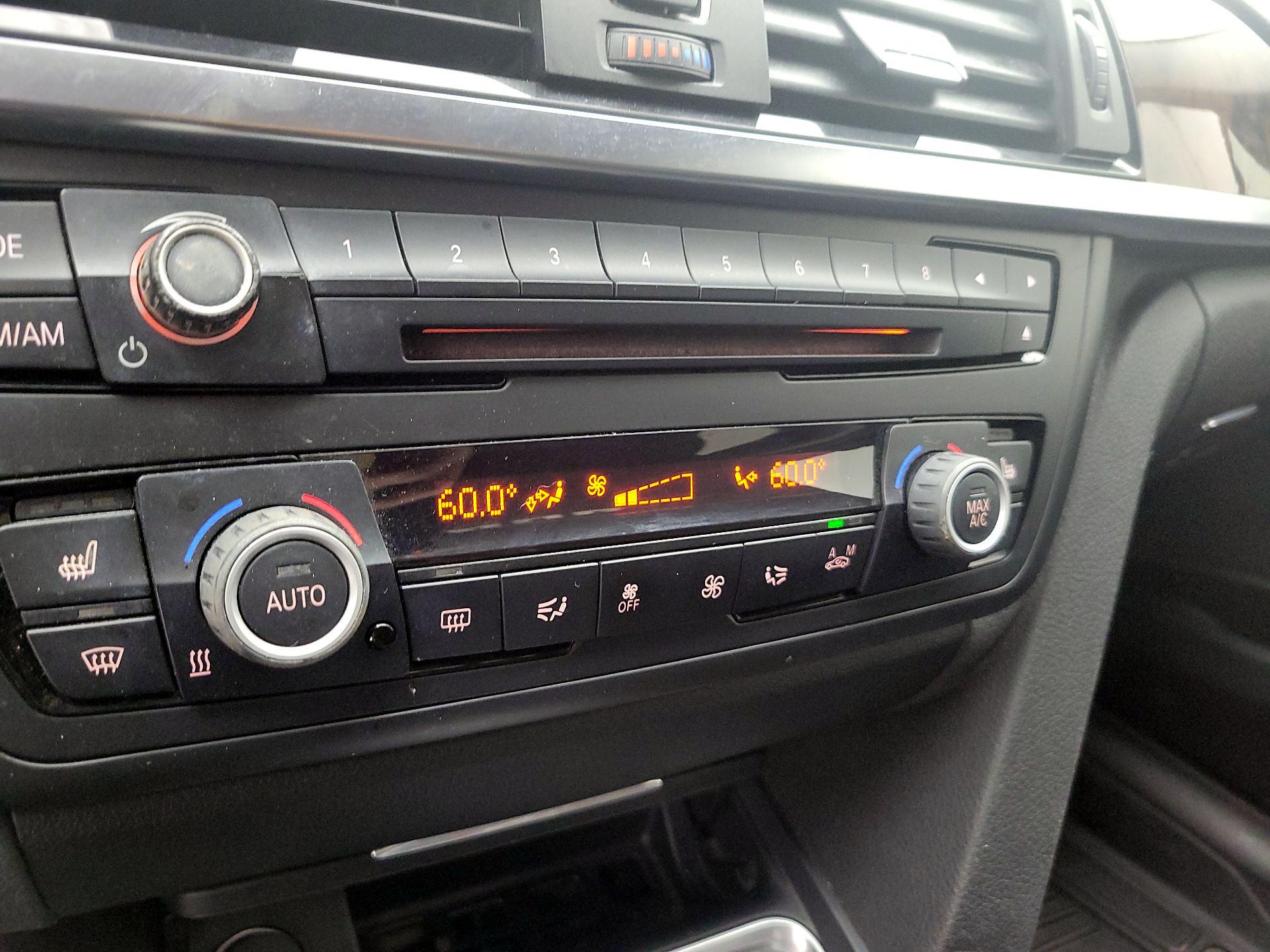 Thumbnail: 2015 BMW 3 Series - 16