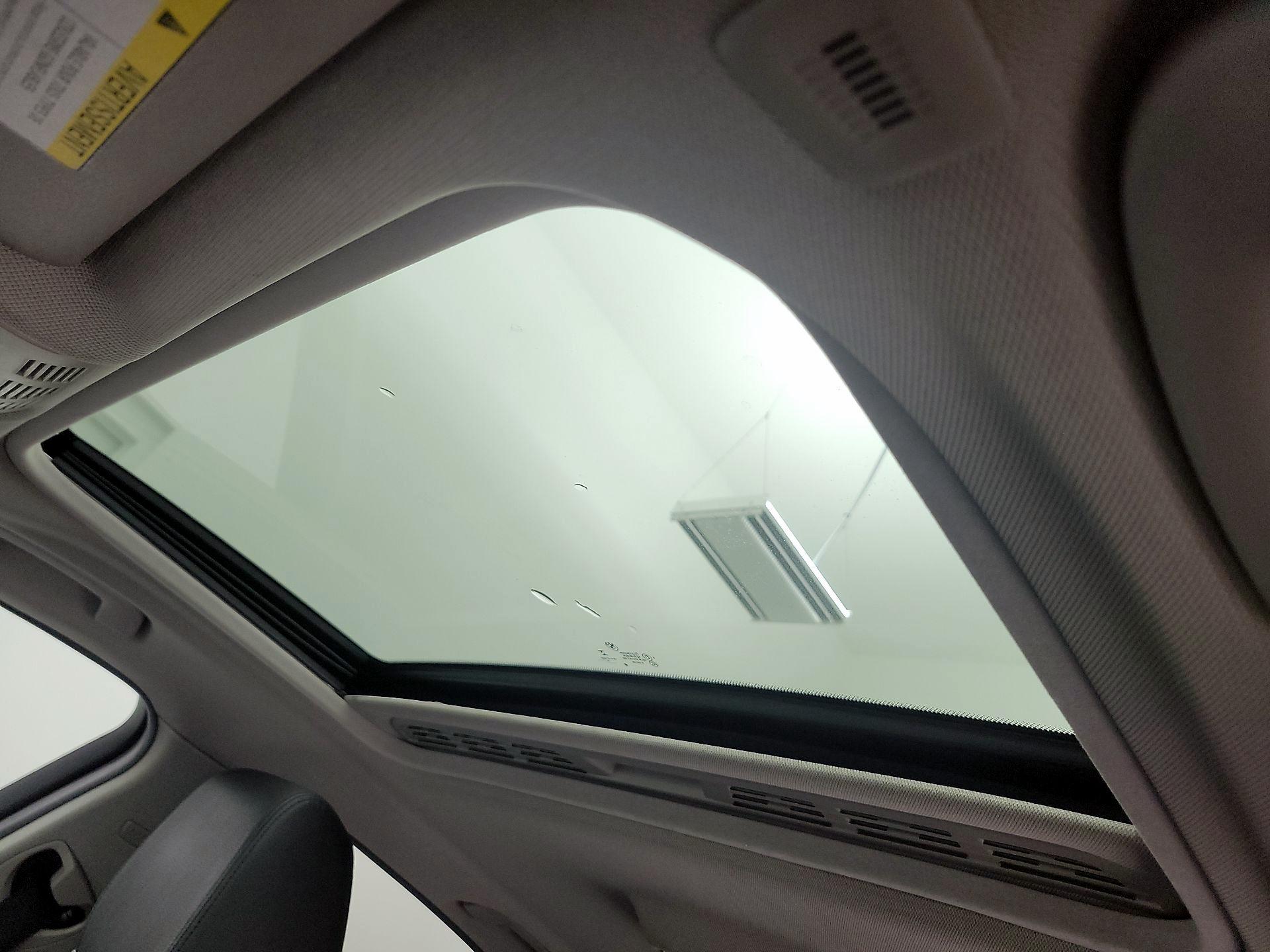 Thumbnail: 2015 BMW 3 Series - 19