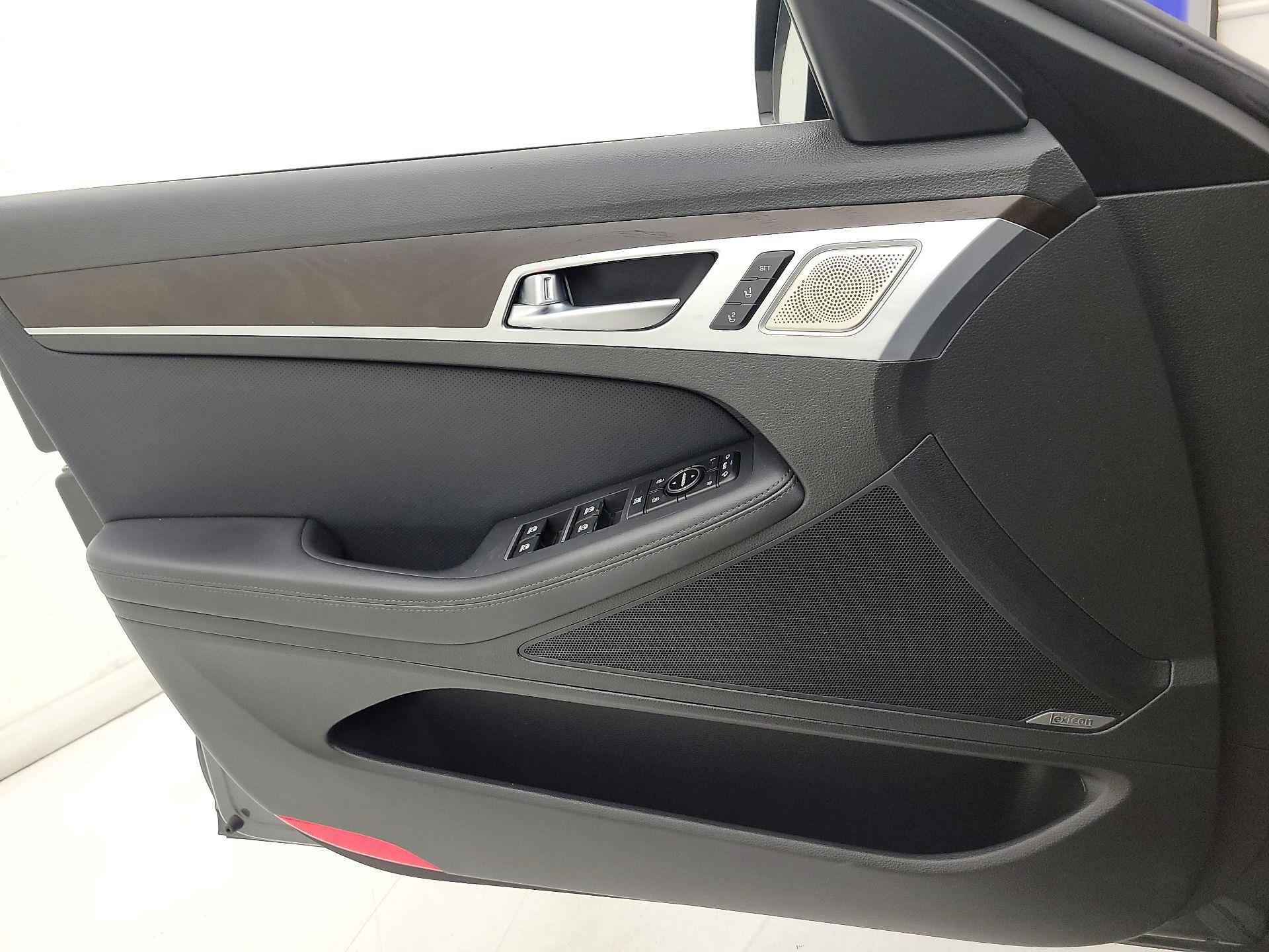 Thumbnail: 2018 Genesis G80 - 12