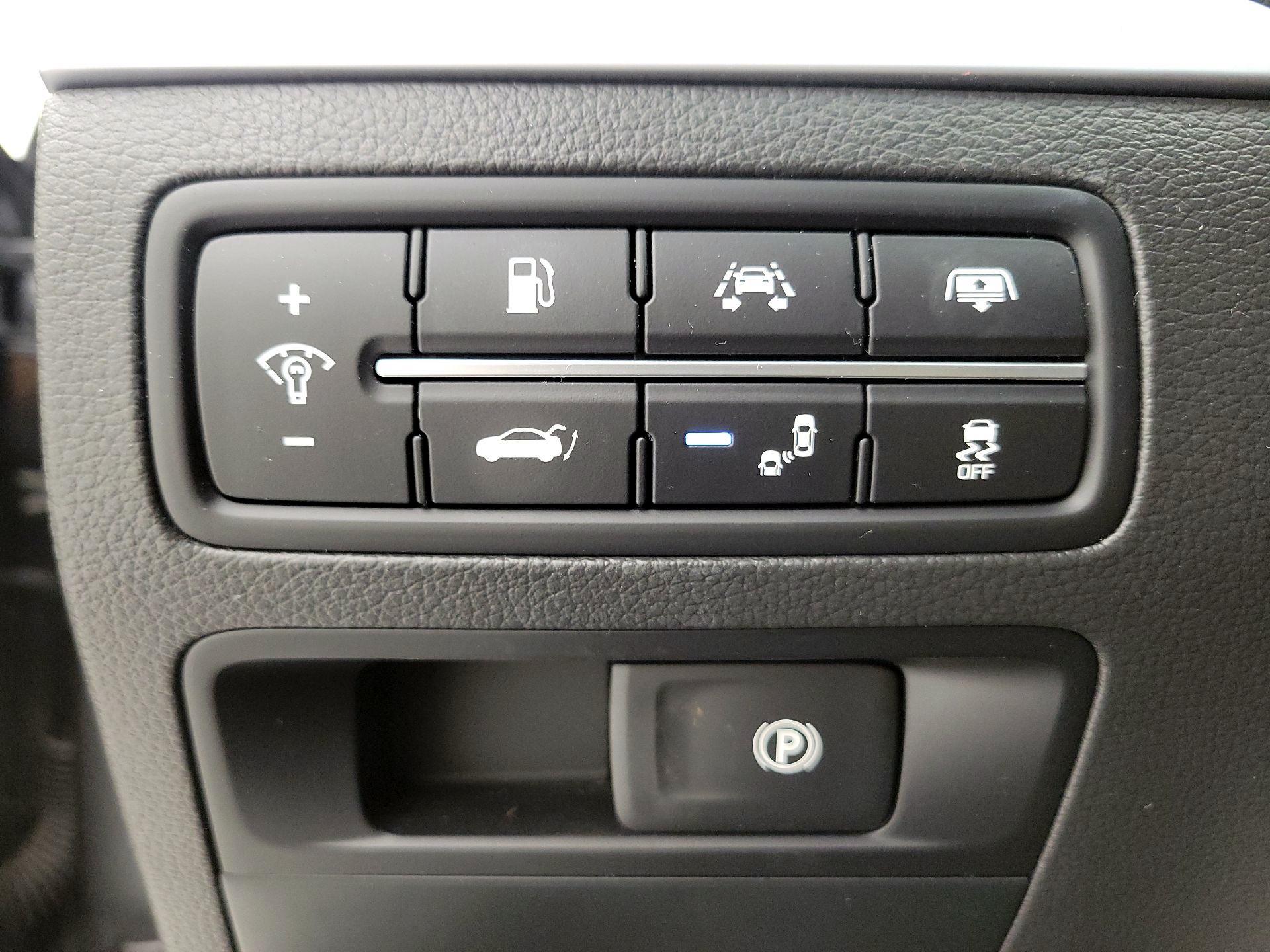 Thumbnail: 2018 Genesis G80 - 13