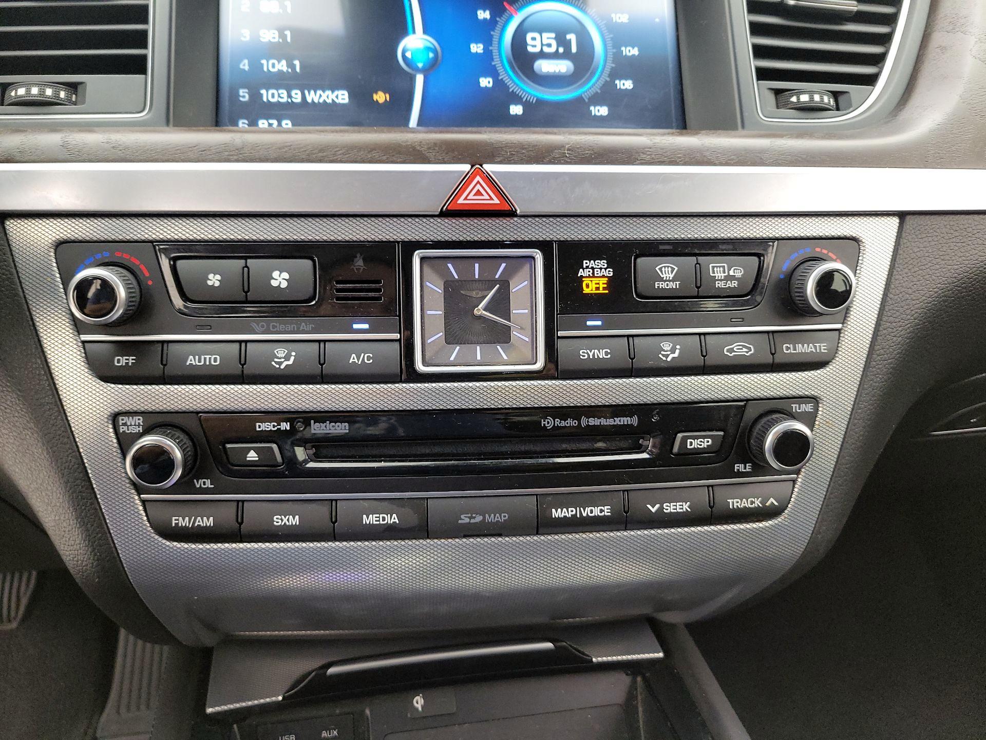 Thumbnail: 2018 Genesis G80 - 17