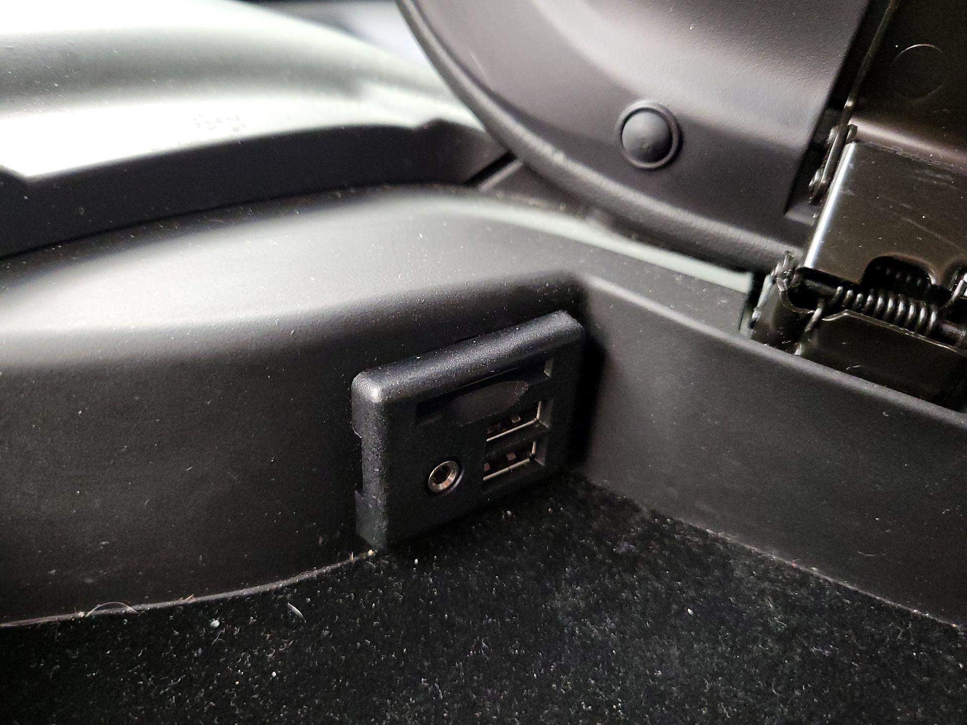 Thumbnail: 2015 Chevrolet Corvette - 18