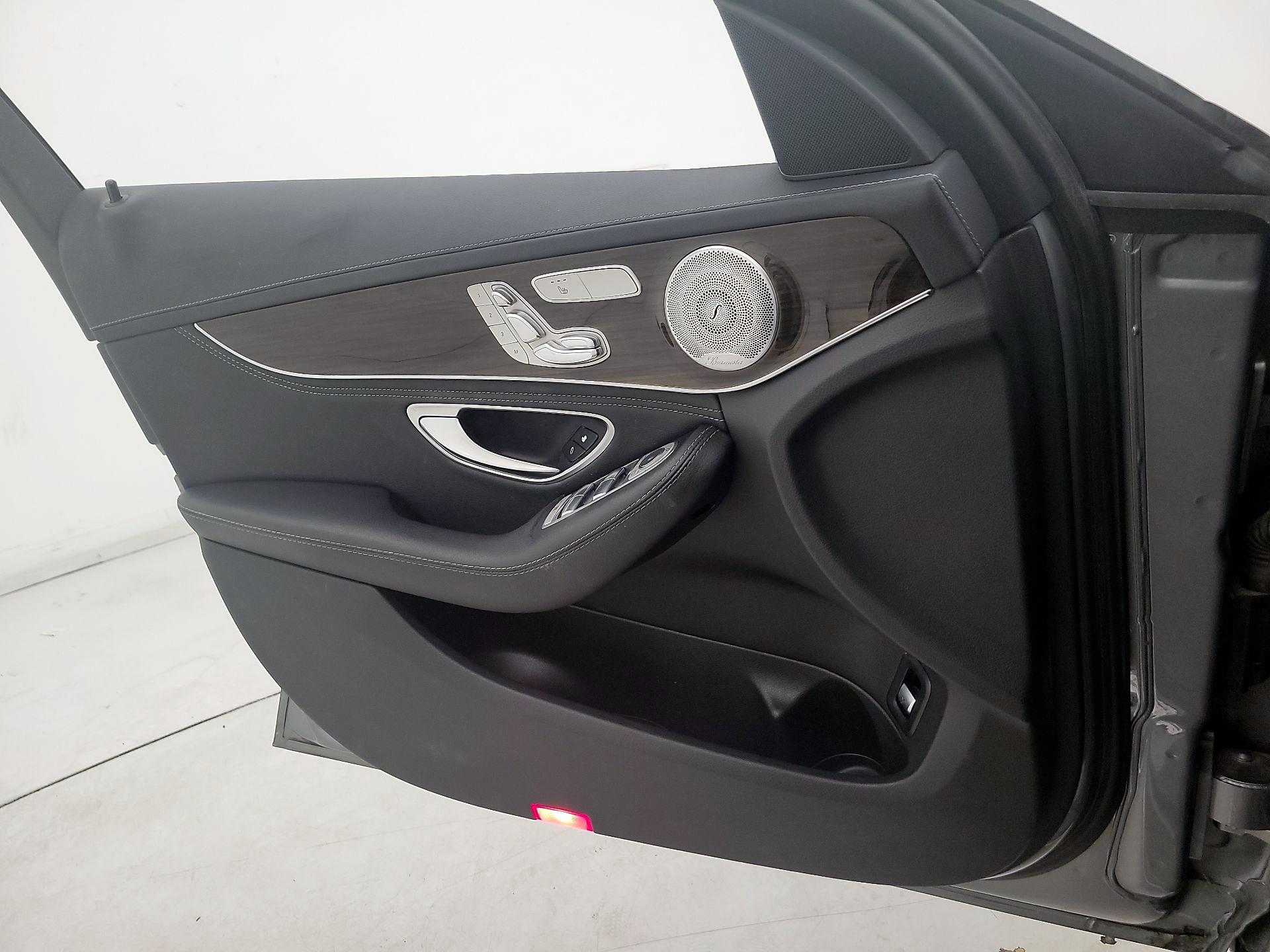 Thumbnail: 2015 Mercedes-Benz C-Class - 12