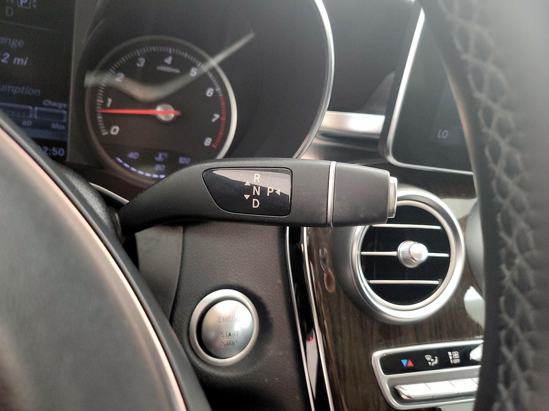 Thumbnail: 2015 Mercedes-Benz C-Class - 18