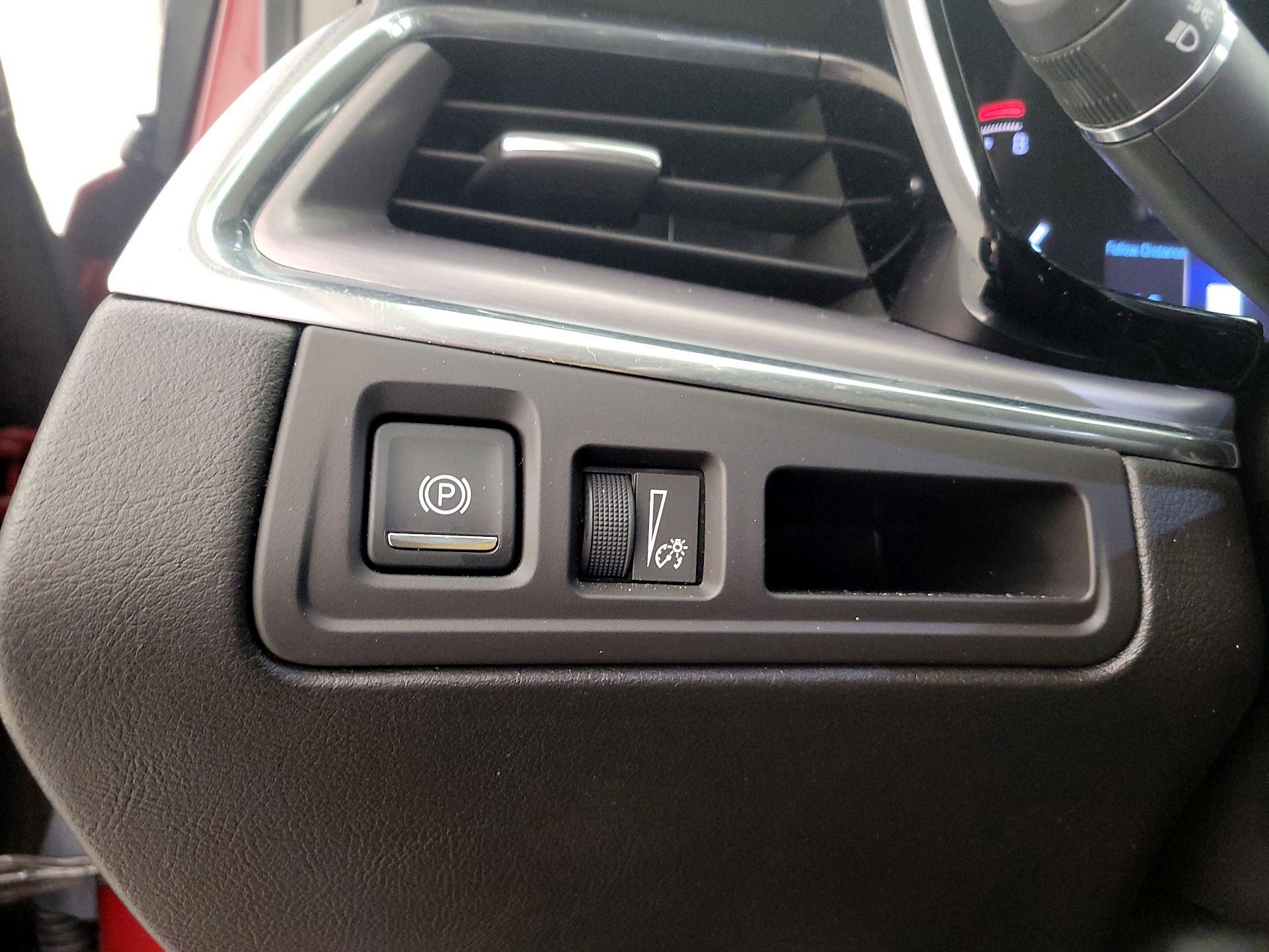 Thumbnail: 2017 Cadillac XT5 - 11