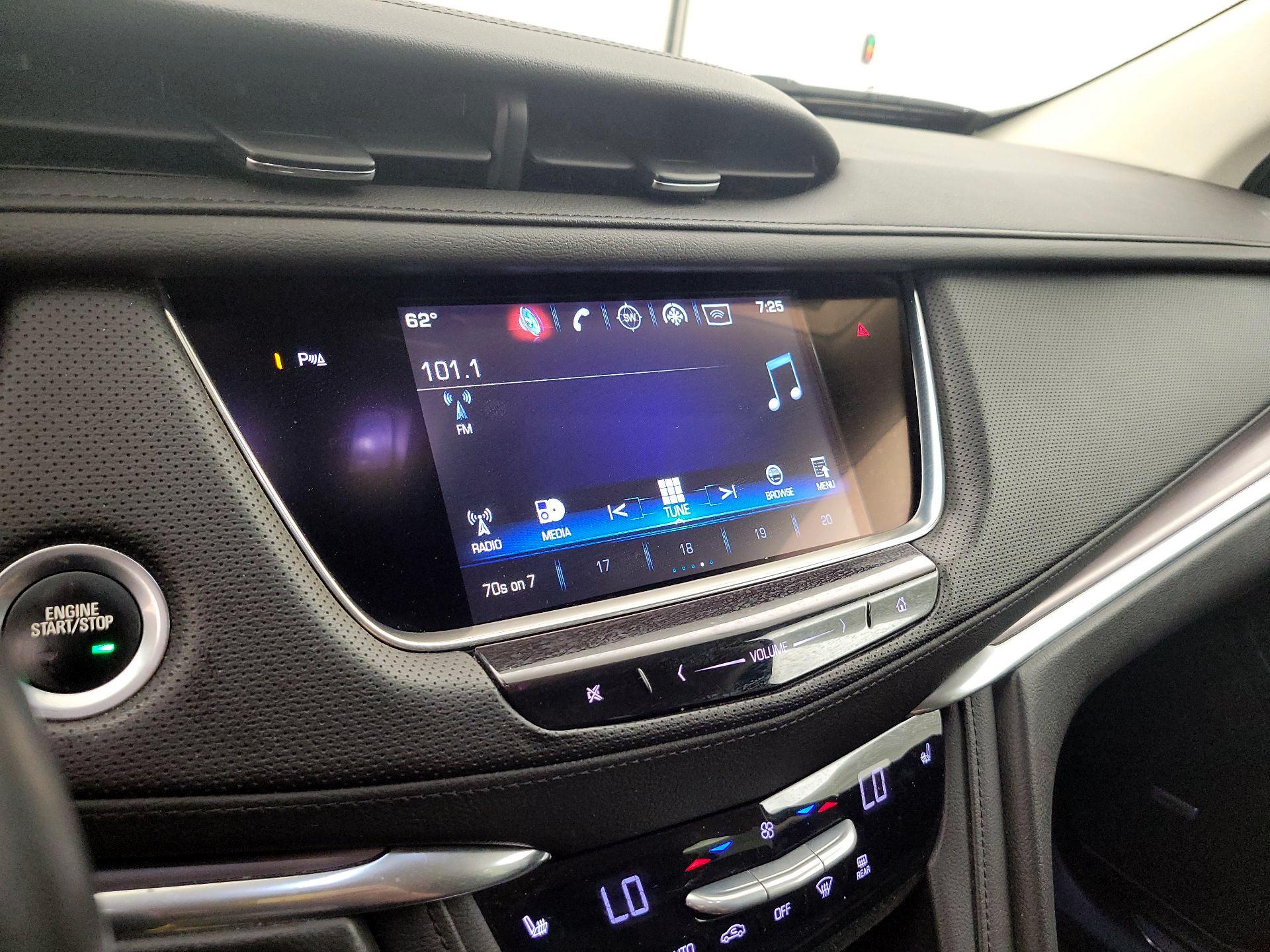 Thumbnail: 2017 Cadillac XT5 - 14