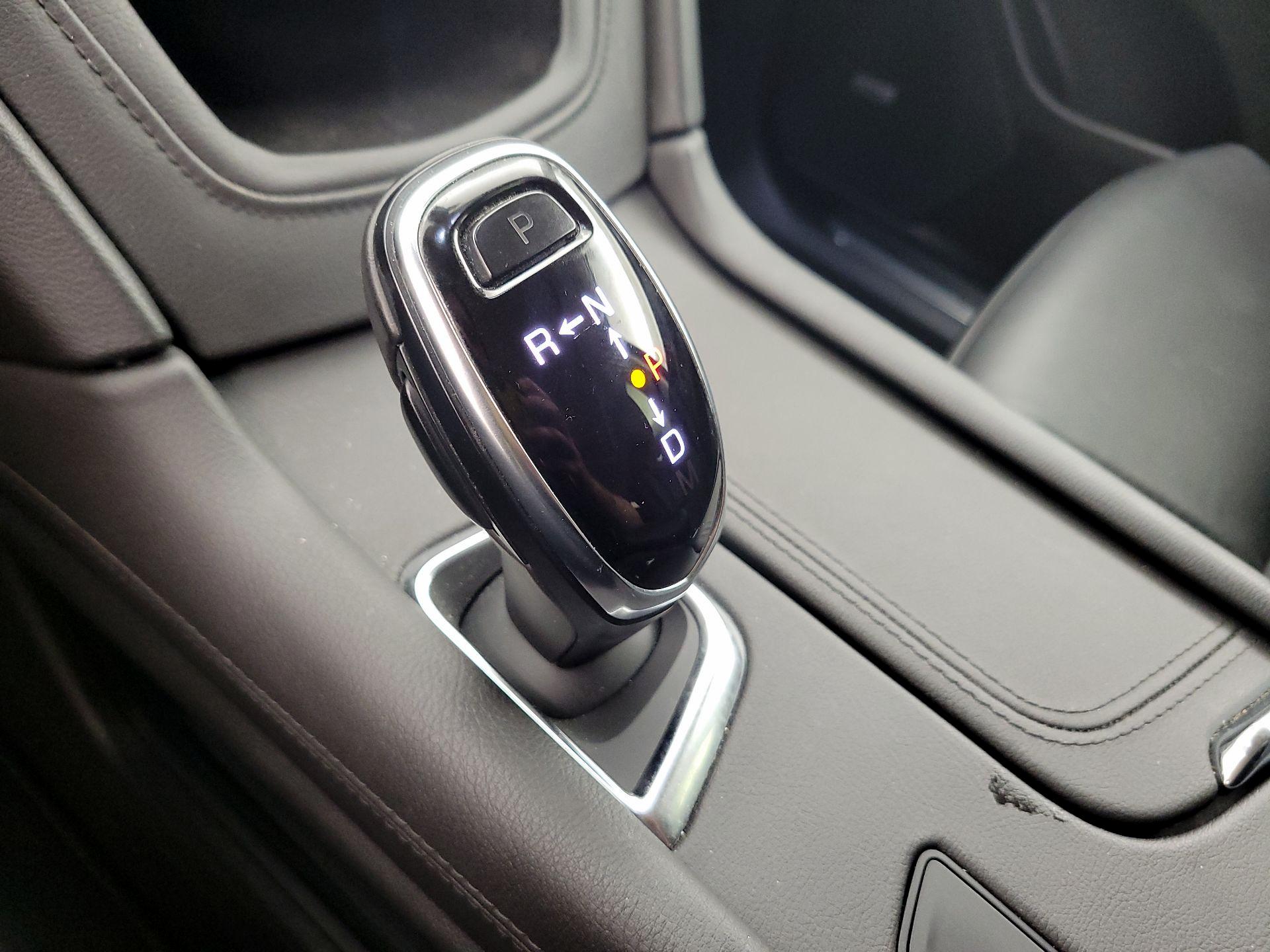 Thumbnail: 2017 Cadillac XT5 - 16