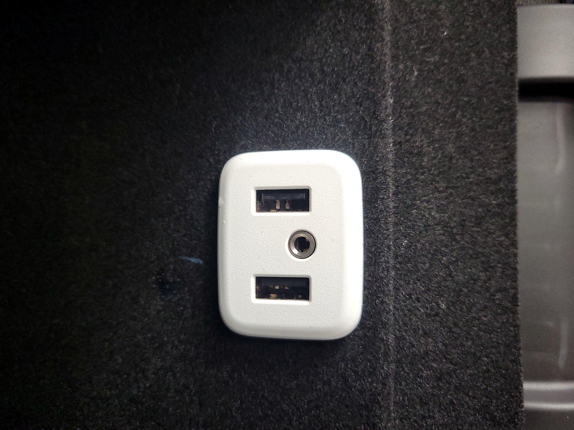 Thumbnail: 2017 Cadillac XT5 - 17