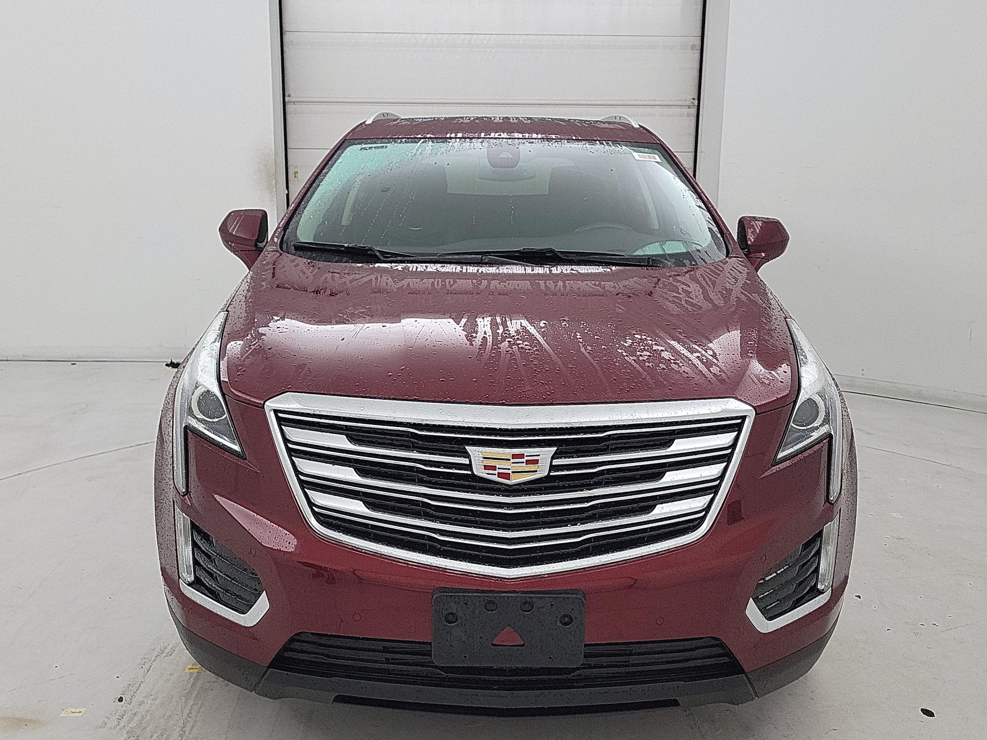 Thumbnail: 2017 Cadillac XT5 - 2