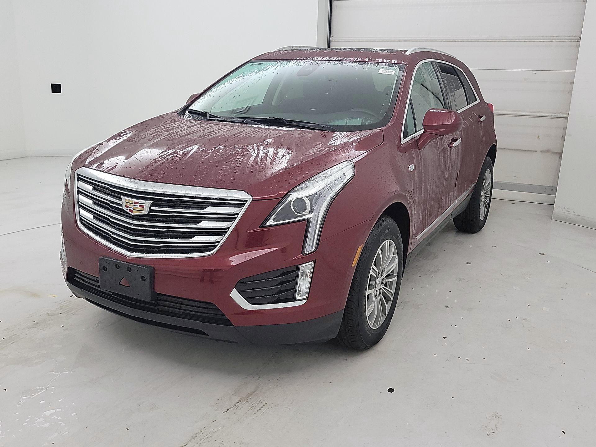 Thumbnail: 2017 Cadillac XT5 - 3