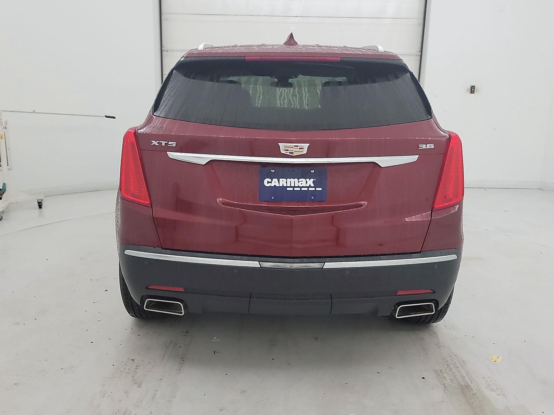 Thumbnail: 2017 Cadillac XT5 - 6
