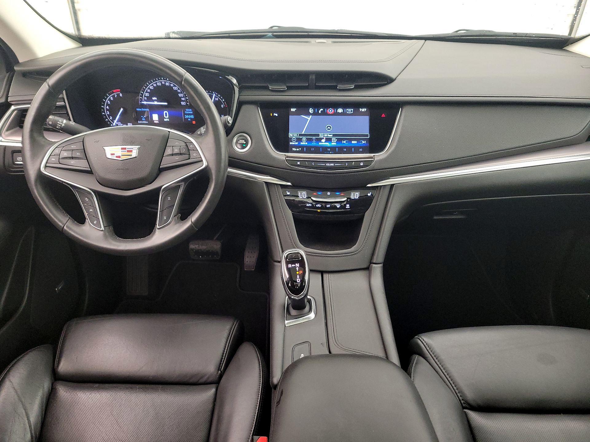 Thumbnail: 2017 Cadillac XT5 - 8