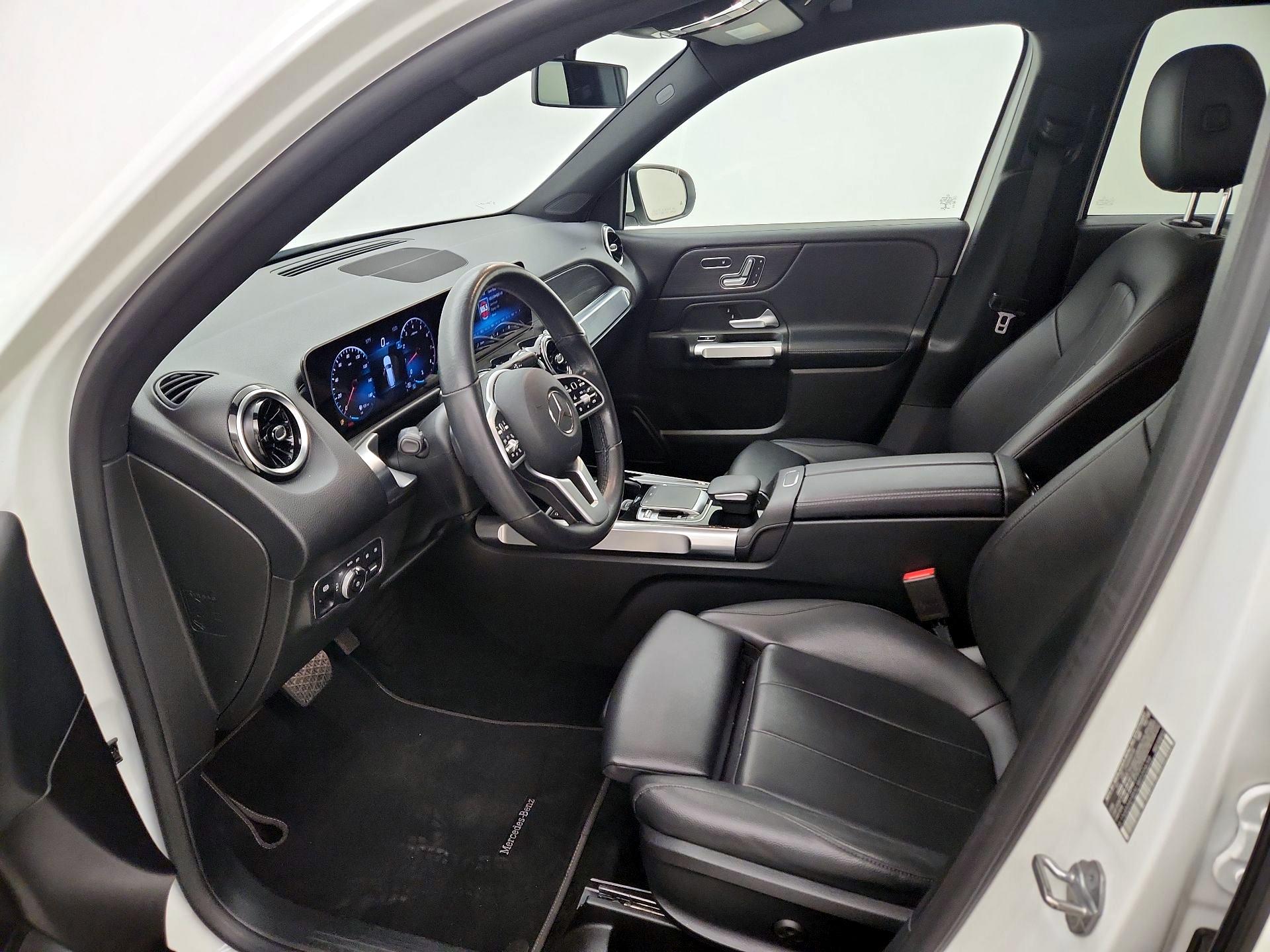 Thumbnail: 2020 Mercedes-Benz GLB - 11