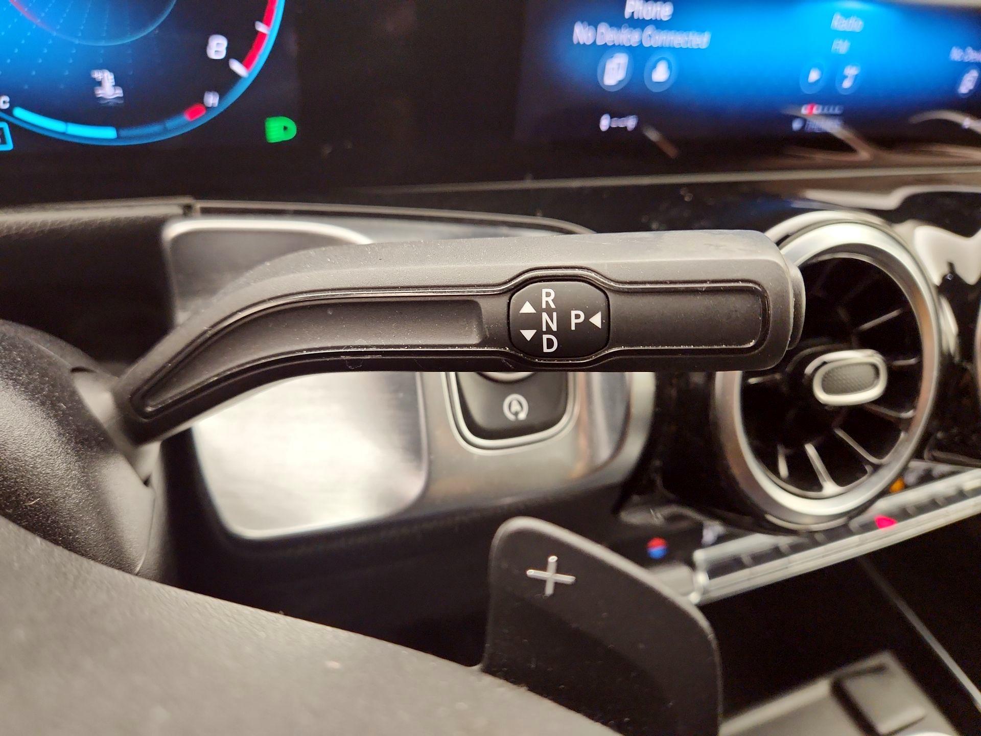 Thumbnail: 2020 Mercedes-Benz GLB - 17