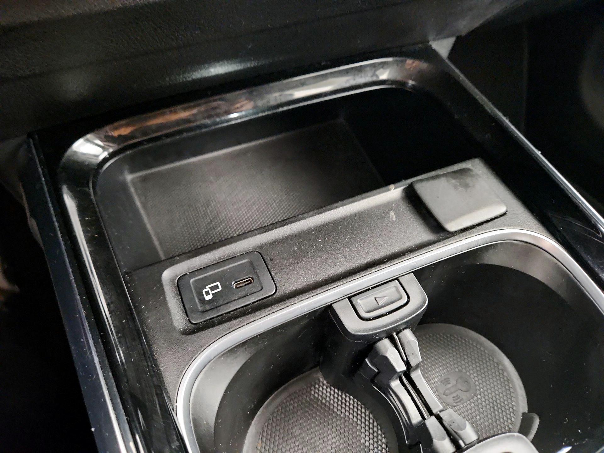 Thumbnail: 2020 Mercedes-Benz GLB - 18