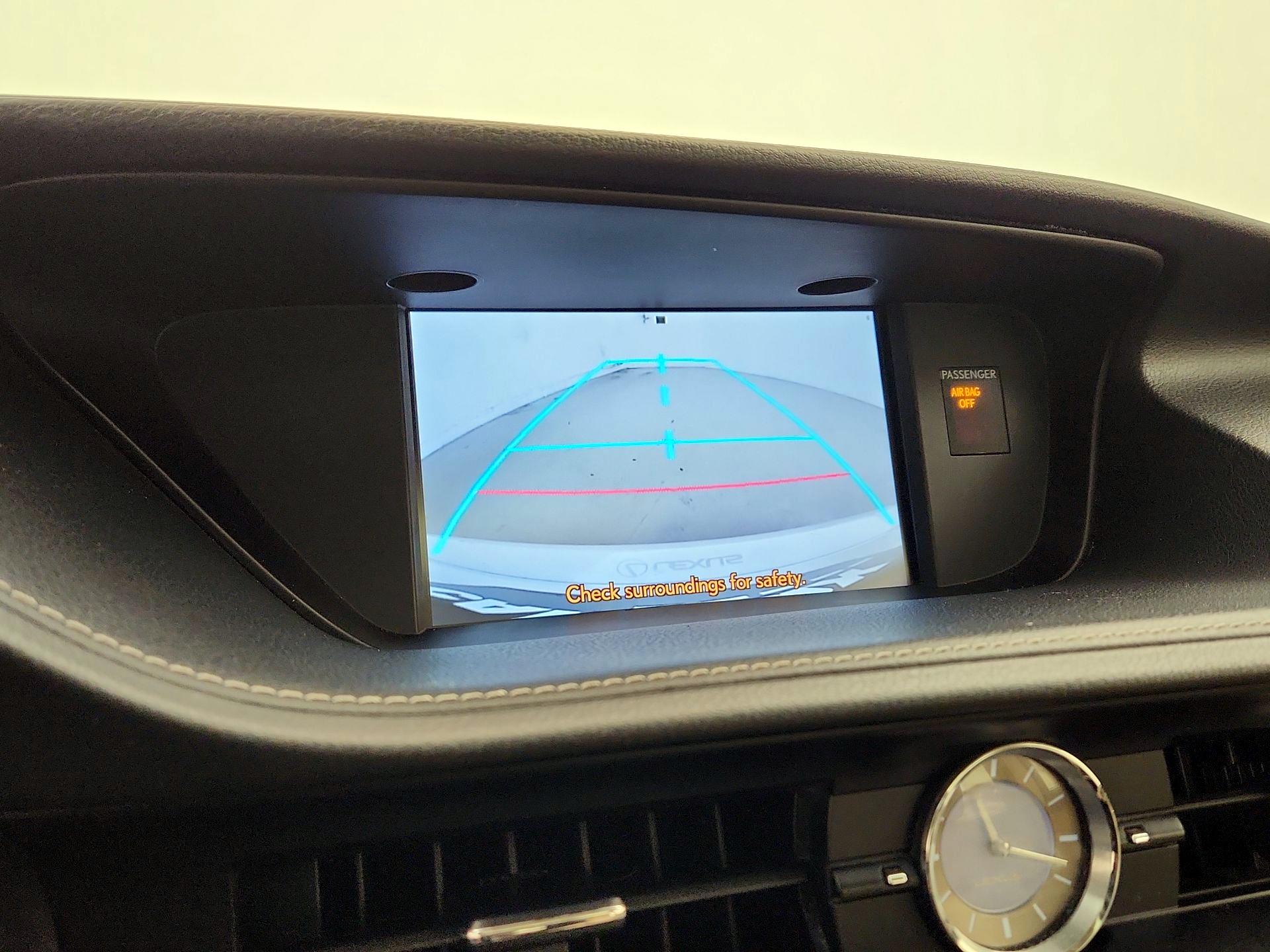 Thumbnail: 2014 Lexus ES - 15