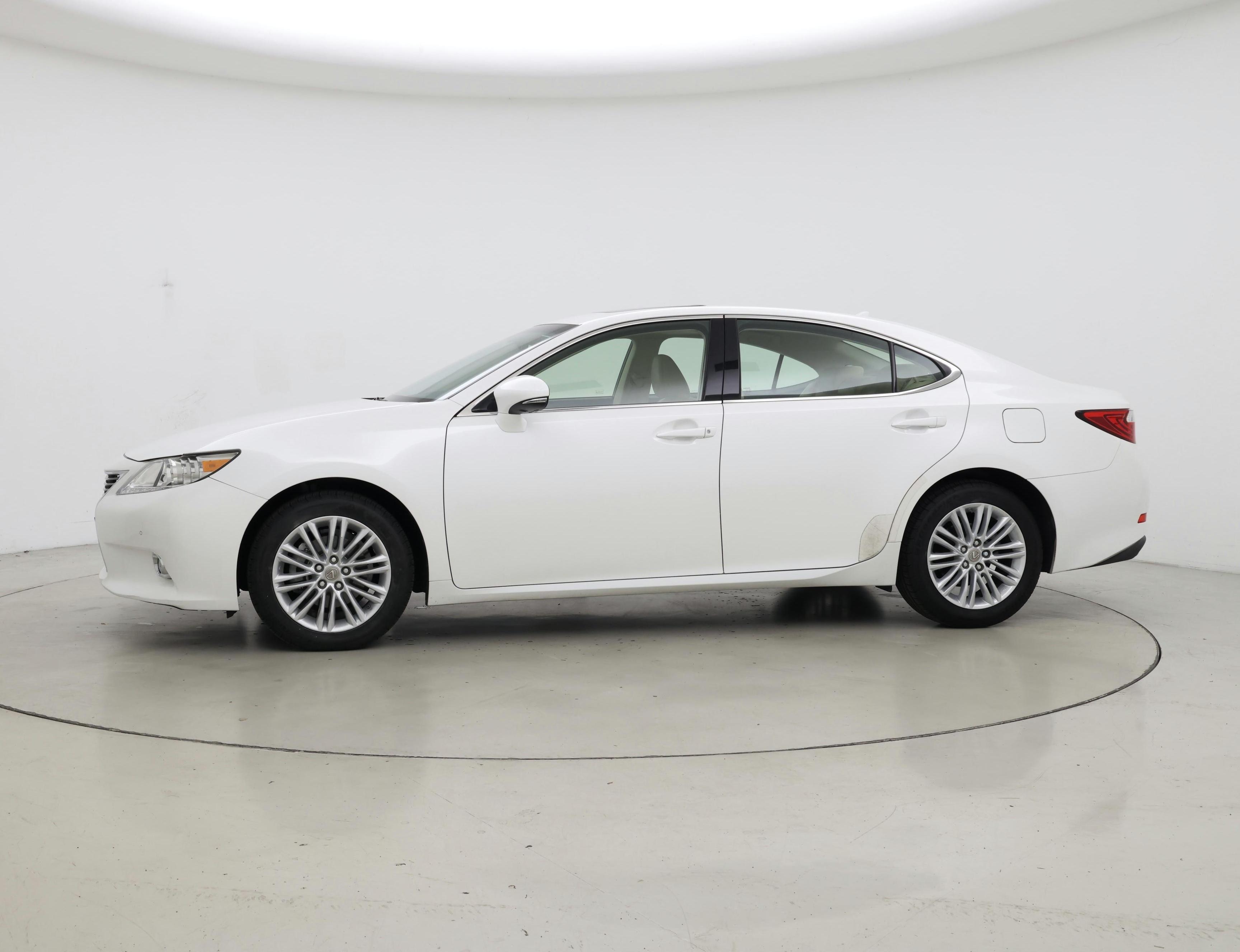 Thumbnail: 2014 Lexus ES - 3