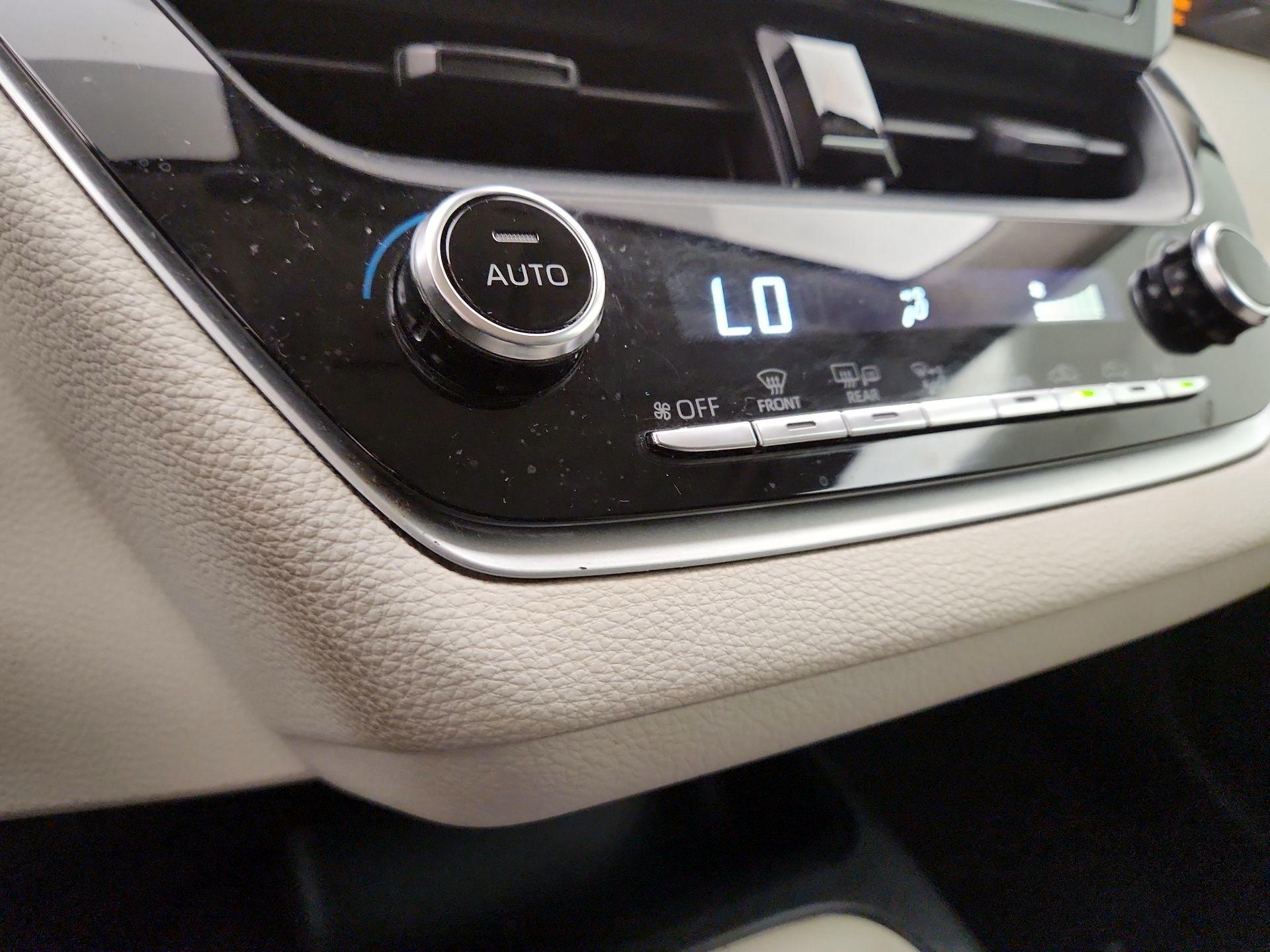 Thumbnail: 2021 Toyota Corolla - 16