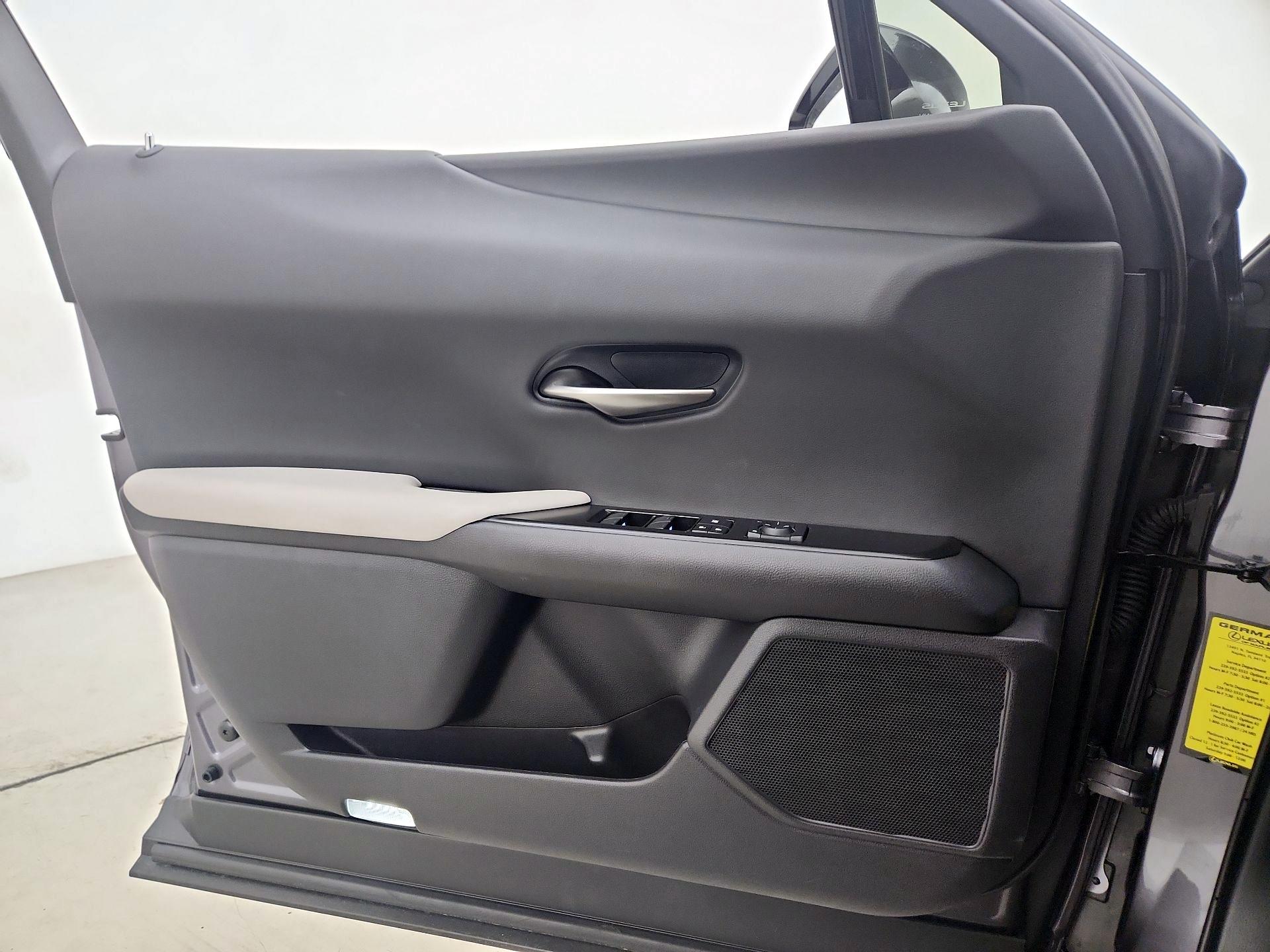 Thumbnail: 2024 Lexus UX - 12