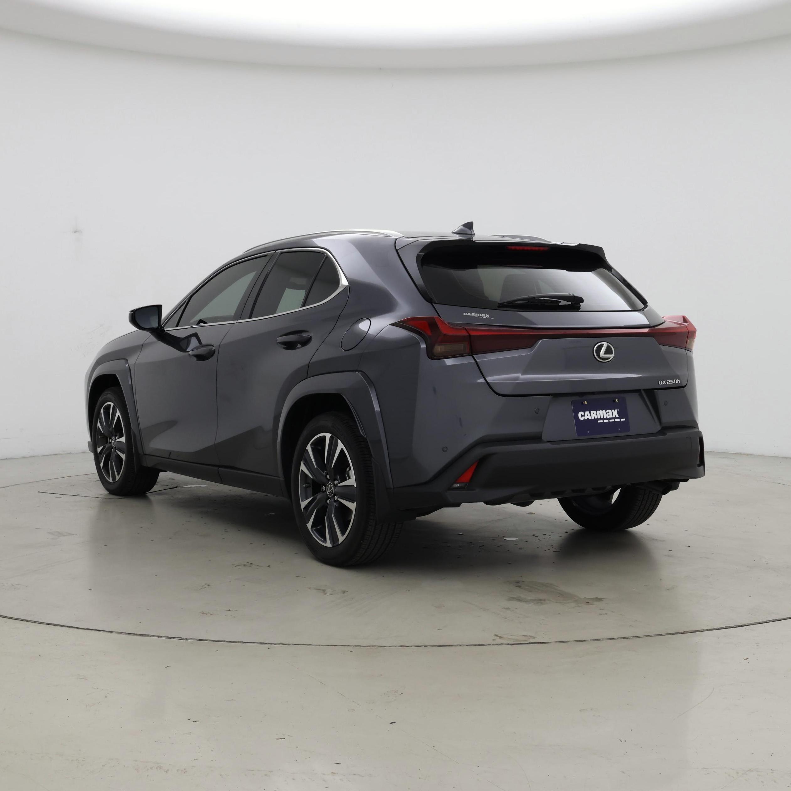 Thumbnail: 2024 Lexus UX - 2